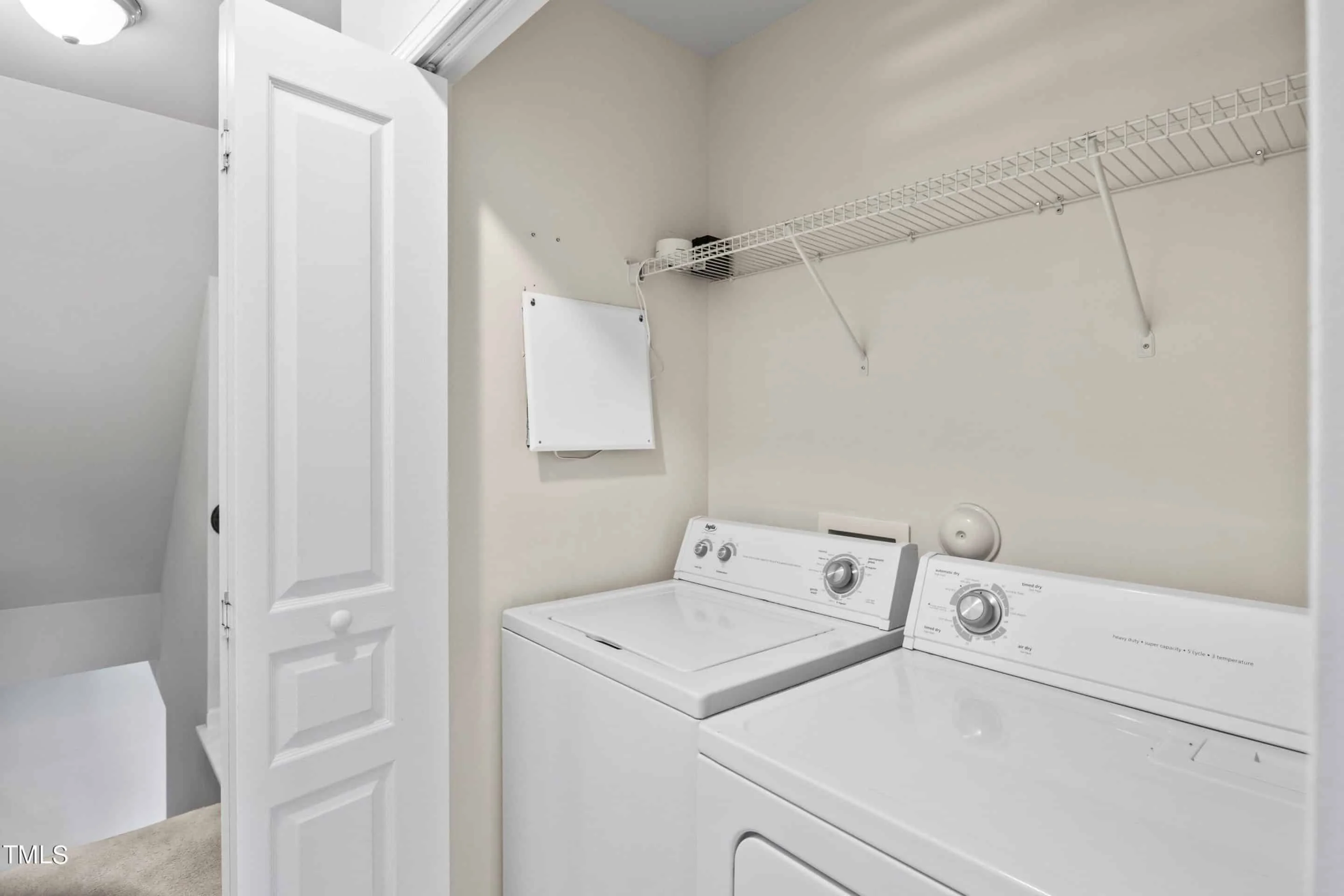 8-APARTMENT PLAN-Traditional Townhouse Plan - 3-Bed, 2.5-Bath, 1,750 SF 5 8-Unit Modern Craftsman Townhome Plan with Covered Porches & Bonus Rooms