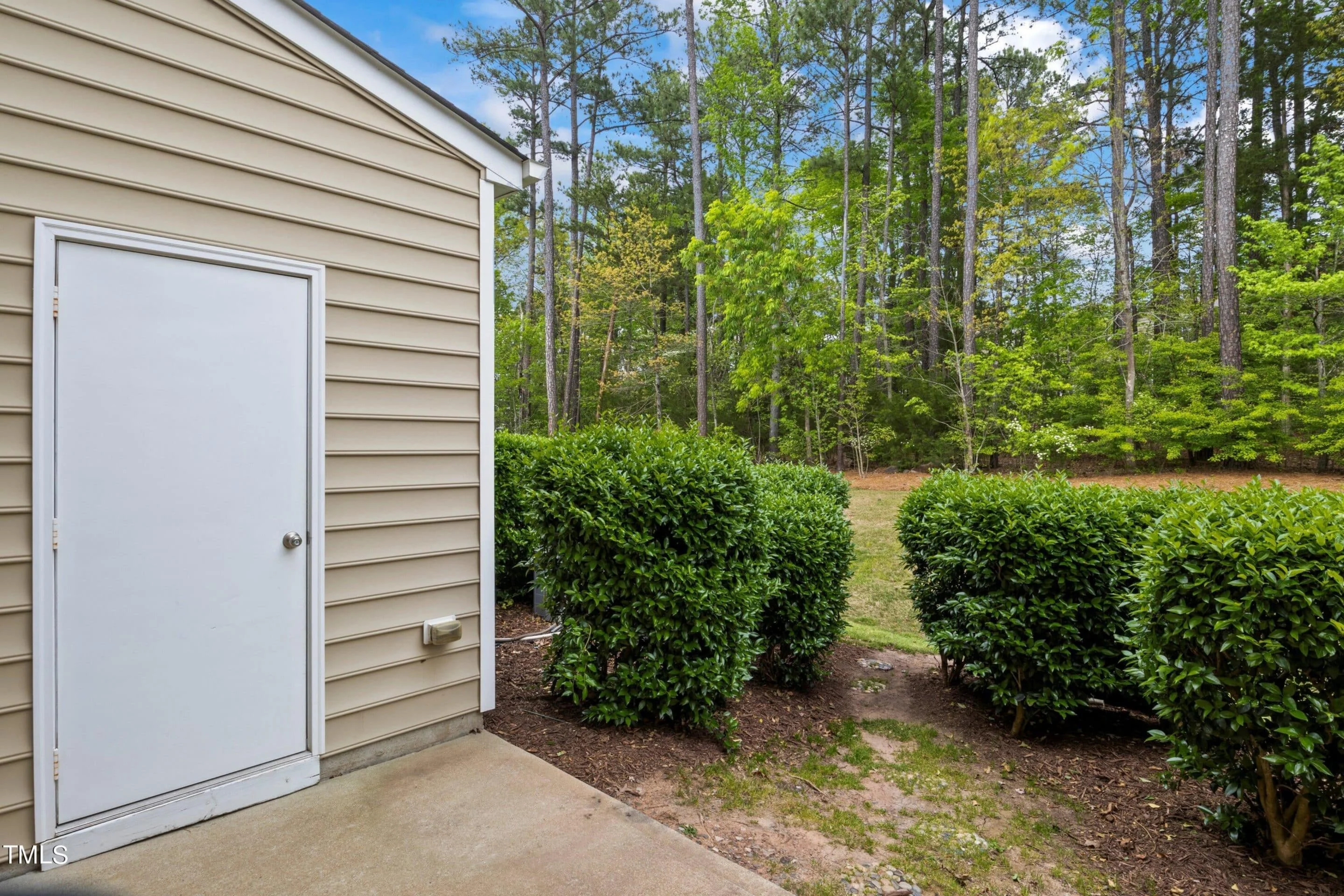 8-APARTMENT PLAN-Traditional Townhouse Plan - 3-Bed, 2.5-Bath, 1,750 SF 10 8-Unit Modern Craftsman Townhome Plan with Covered Porches & Bonus Rooms