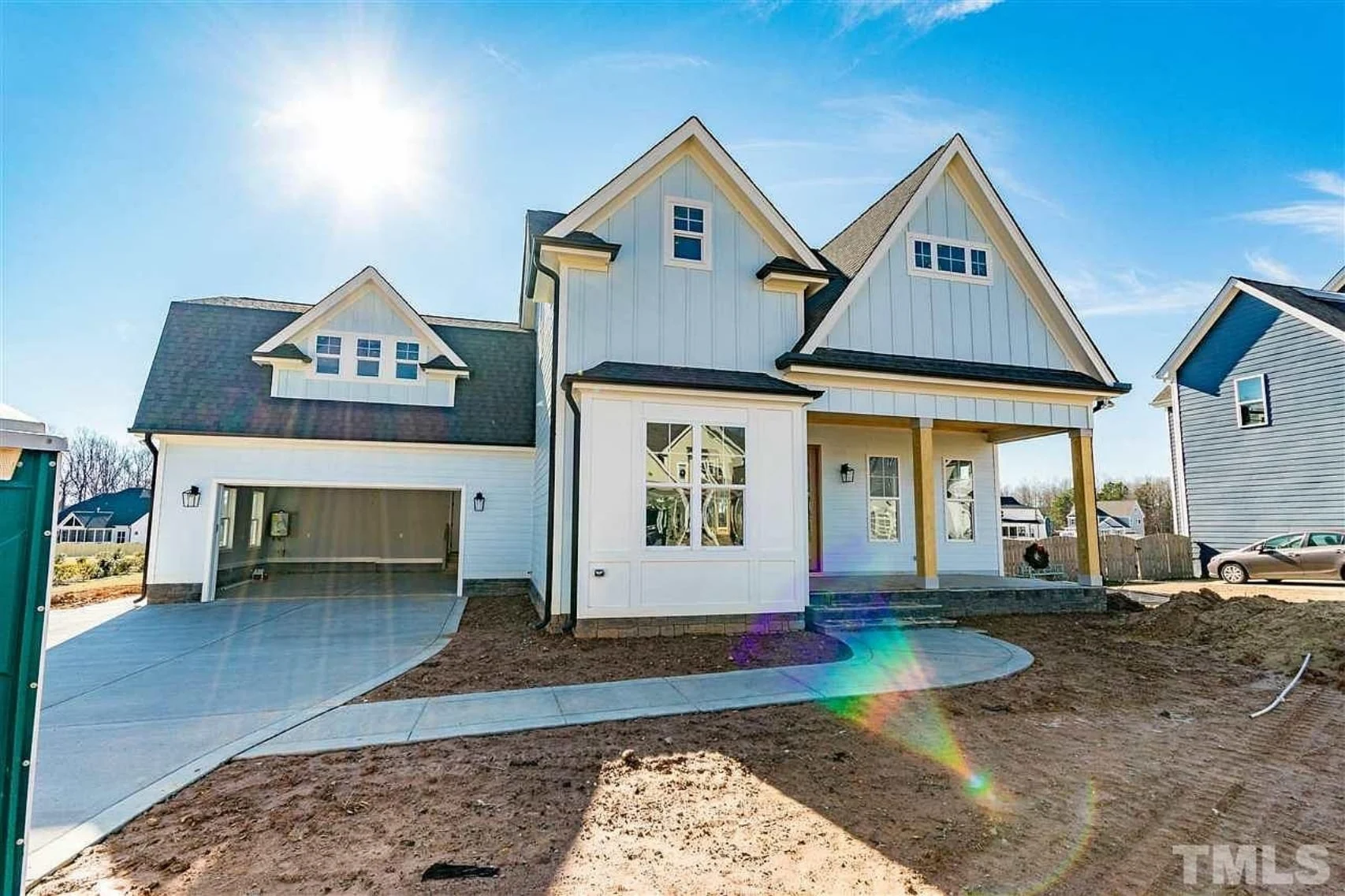 19-1628 HOUSE PLAN - Traditional Craftsman House Plan with Detailed Blueprints 2 Traditional Craftsman Home Plan with 4 Bedrooms & Timeless Charm