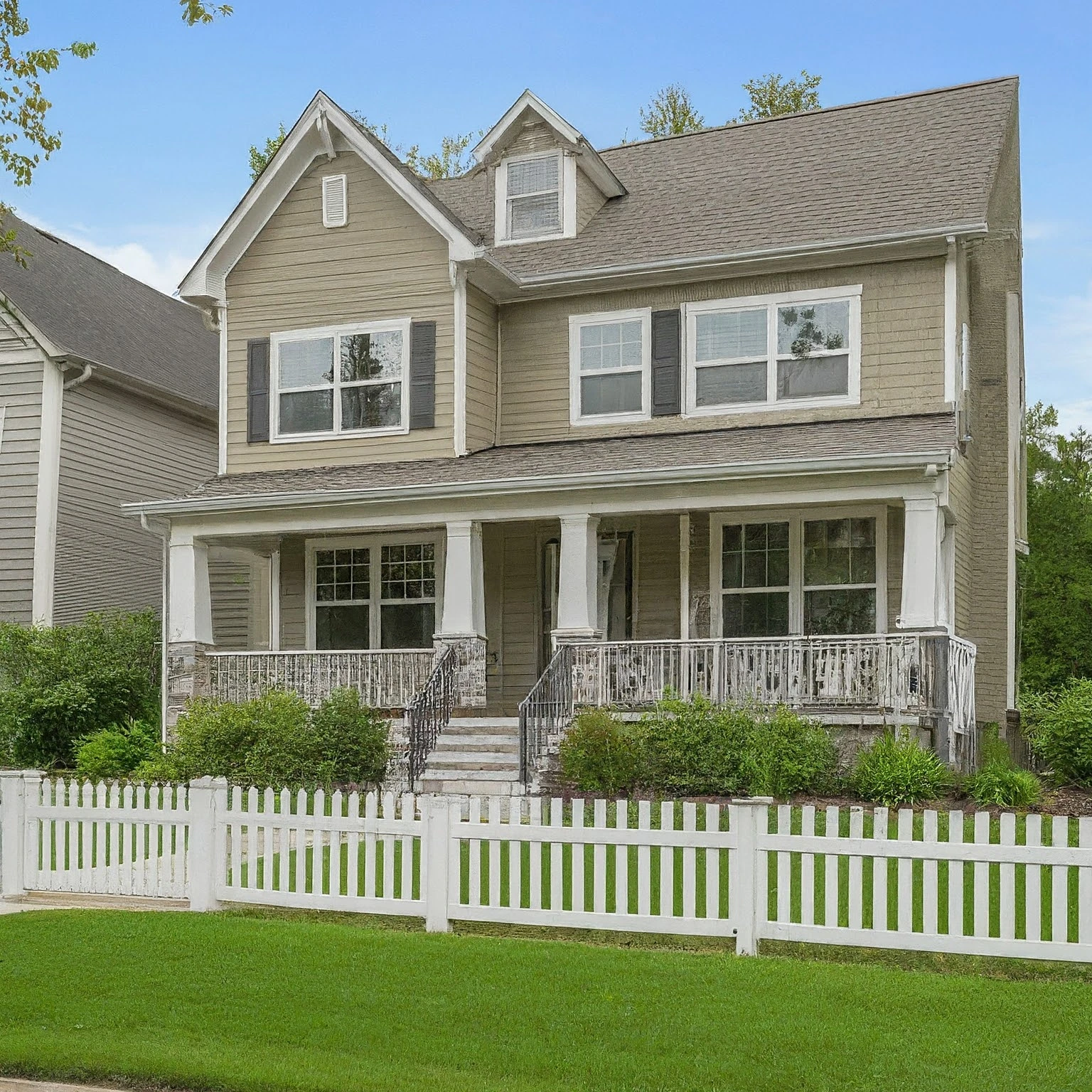 Discover innovative Narrow Lot House Plans & floor plans designed to maximize space. Our expert designers craft stylish & functional houses for narrow lots. Find your perfect plan today!