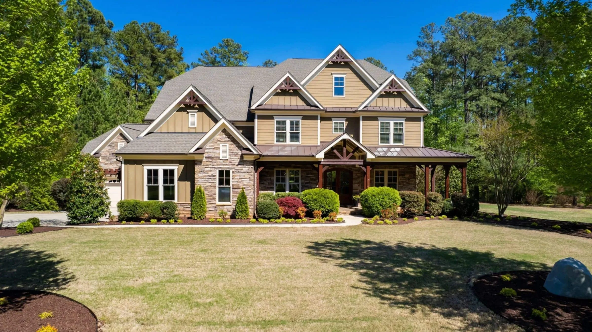 14-1088 HOUSE PLAN - Elegant 2.5-Story House Blueprint with CAD Designs & Floor Plans 2 Elegant 2.5-Story house Blueprint with CAD Designs & Floor Plans