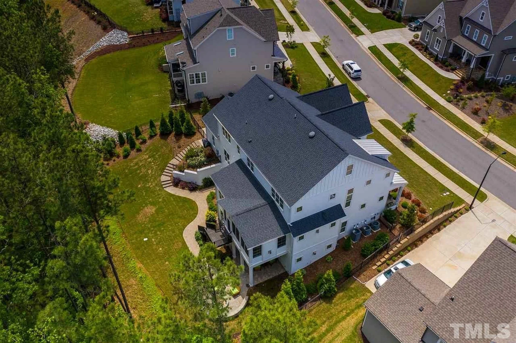 16-1429 HOUSE PLAN - 5-Bed, 6.5-Bath, 5,334 SF Modern Farmhouse House Plan 30 Spacious 3-Story Luxury house Plan with CAD Blueprints & Designs