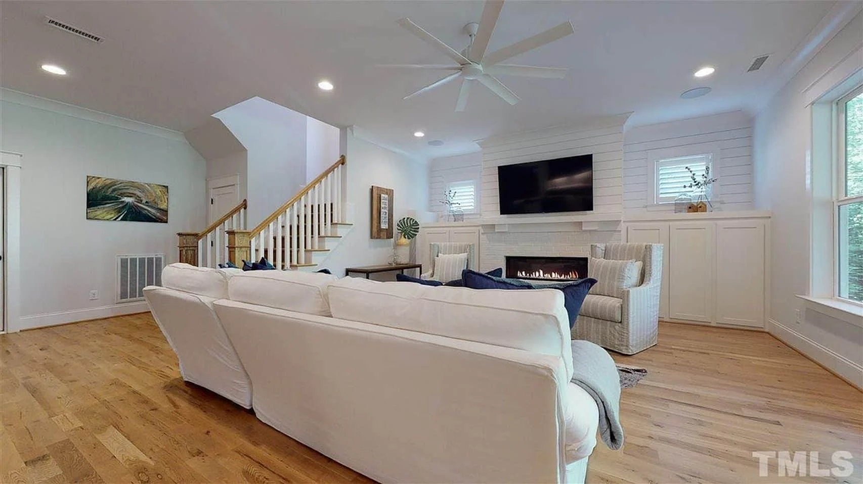 16-1429 HOUSE PLAN - 5-Bed, 6.5-Bath, 5,334 SF Modern Farmhouse House Plan 12 Spacious 3-Story Luxury house Plan with CAD Blueprints & Designs