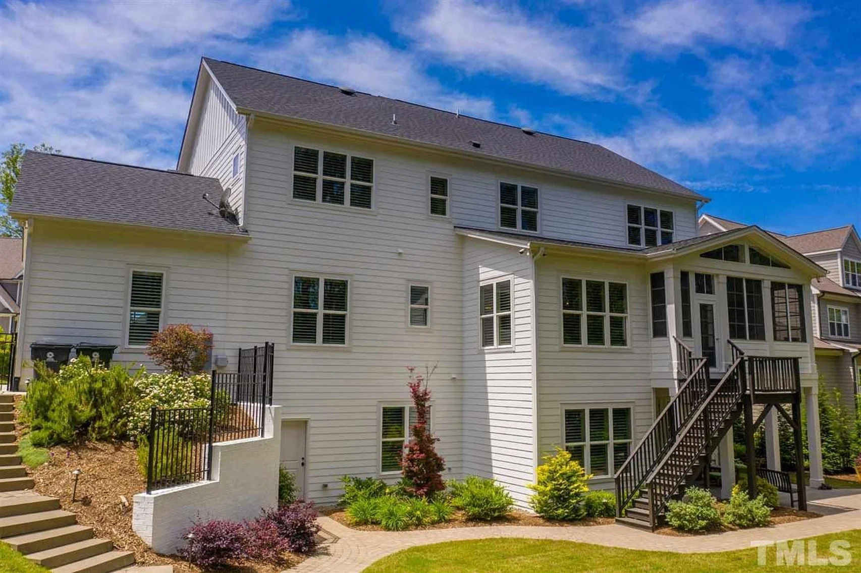 16-1429 HOUSE PLAN - 5-Bed, 6.5-Bath, 5,334 SF Modern Farmhouse House Plan 4 Spacious 3-Story Luxury house Plan with CAD Blueprints & Designs