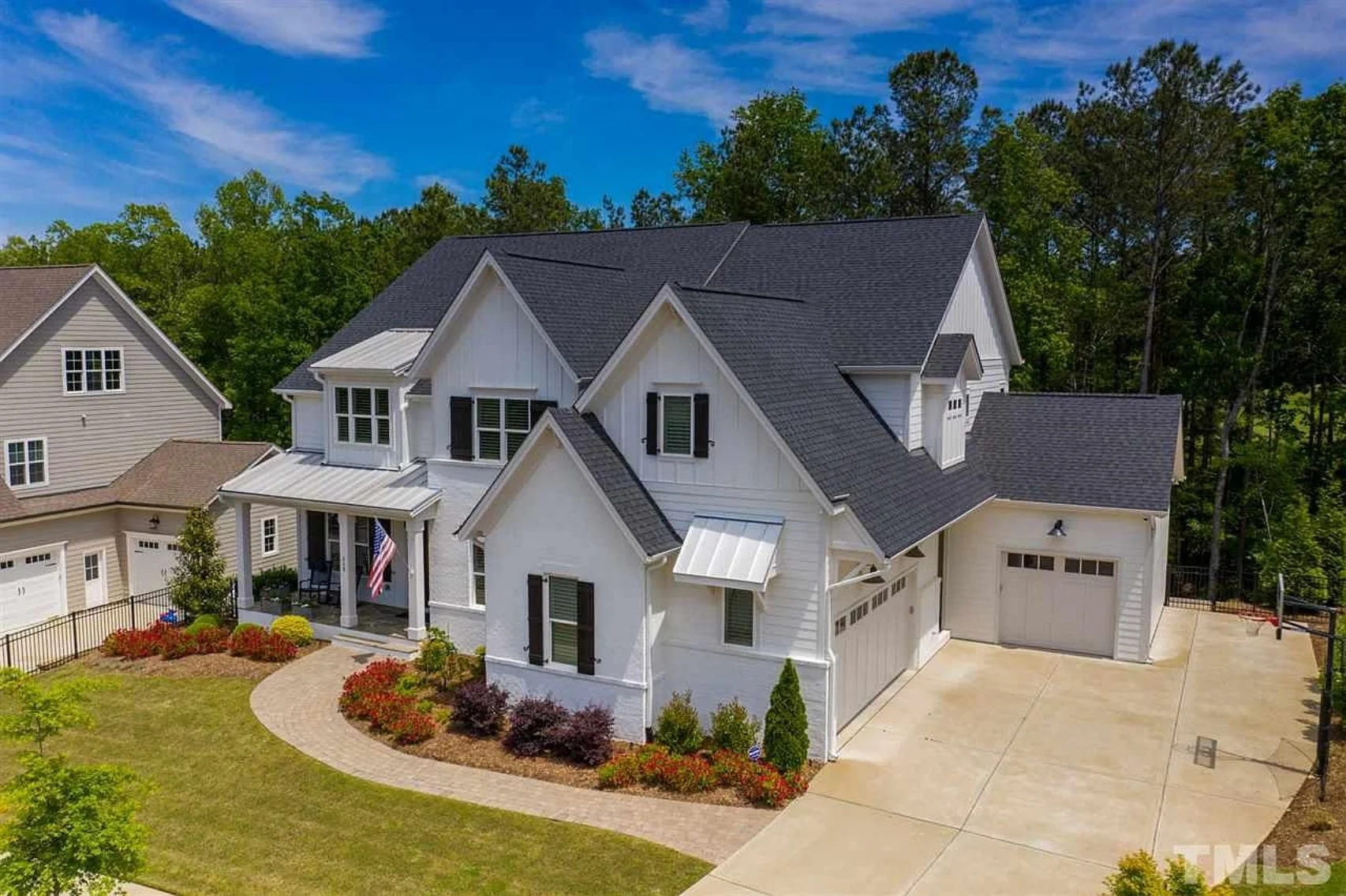 16-1429 HOUSE PLAN - 5-Bed, 6.5-Bath, 5,334 SF Modern Farmhouse House Plan 2 Spacious 3-Story Luxury house Plan with CAD Blueprints & Designs