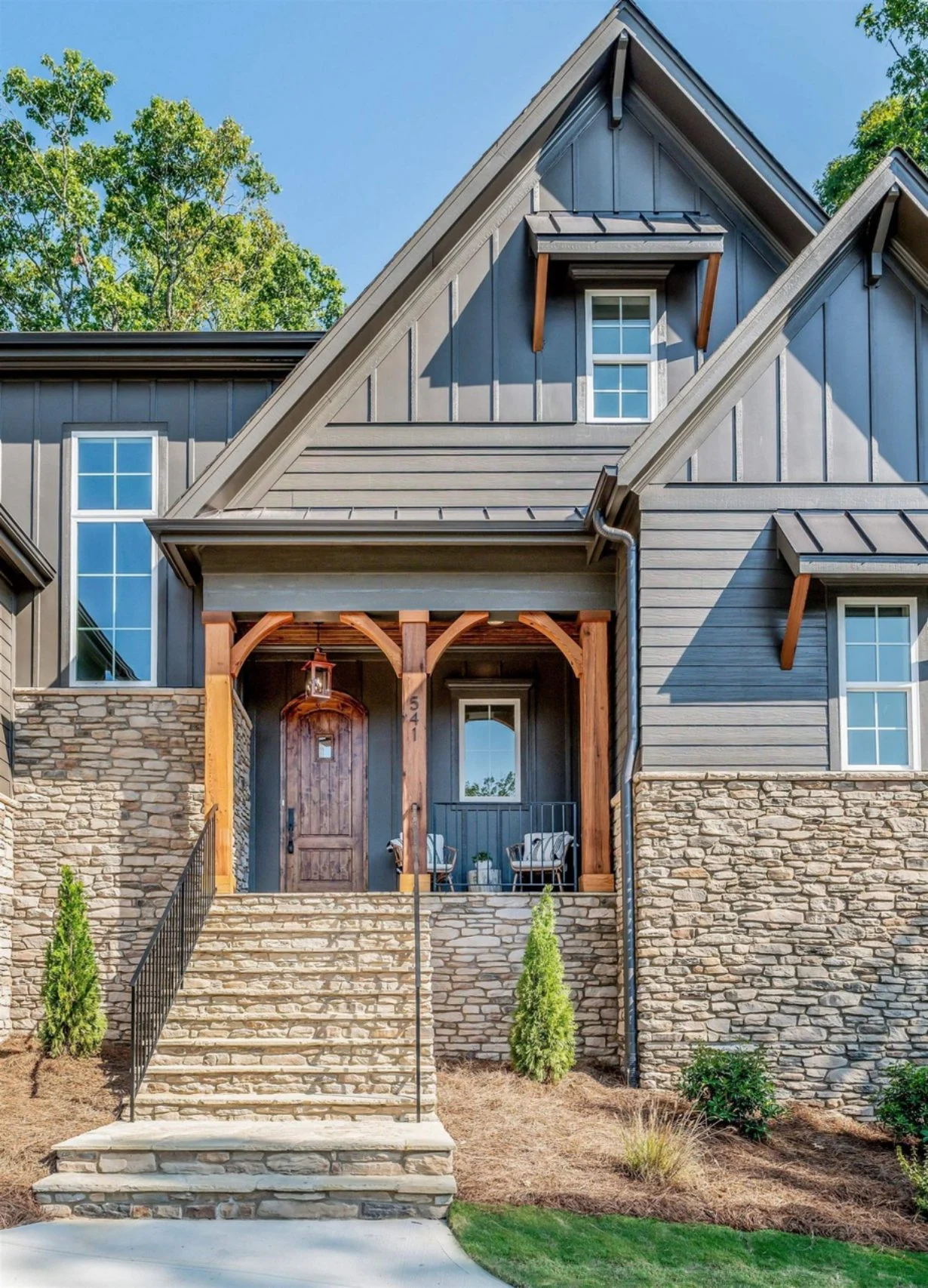 20-1673 HOUSE PLAN - Spacious House Plan with Vaulted Ceilings, CAD Designs & Blueprint 3 Spacious house Plan with Vaulted Ceilings, CAD Designs & Blueprint