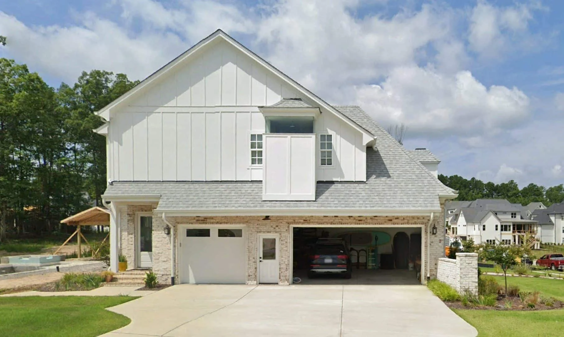18-1925 HOUSE PLAN - Spacious House Plan with 4 Bedrooms: Floor Plan & Designs 4 Spacious house Plan with 4 Bedrooms: Floor Plan & Designs