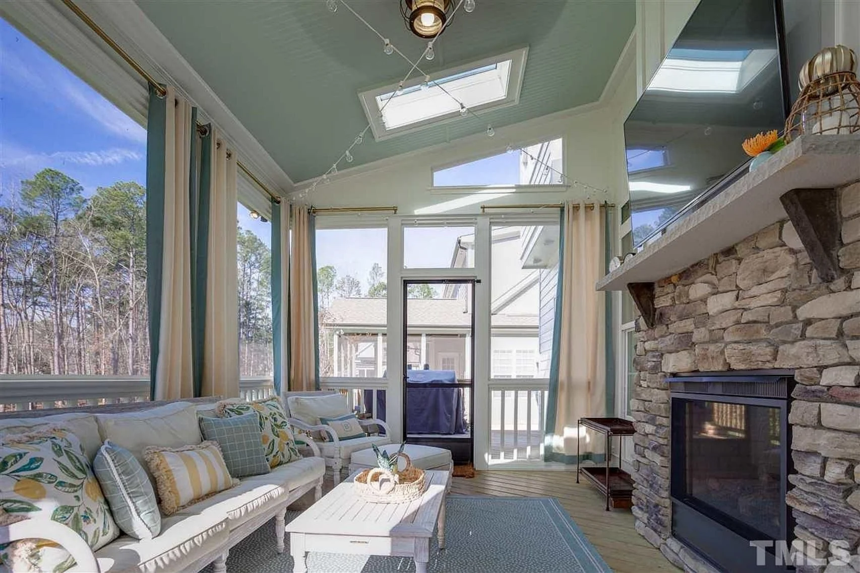 17-1474 HOUSE PLAN - Beautiful 2-Story House Floor Plan with 5 Bedrooms and CAD Designs 28 Beautiful 2-Story house Floor Plan with 5 Bedrooms and CAD Designs