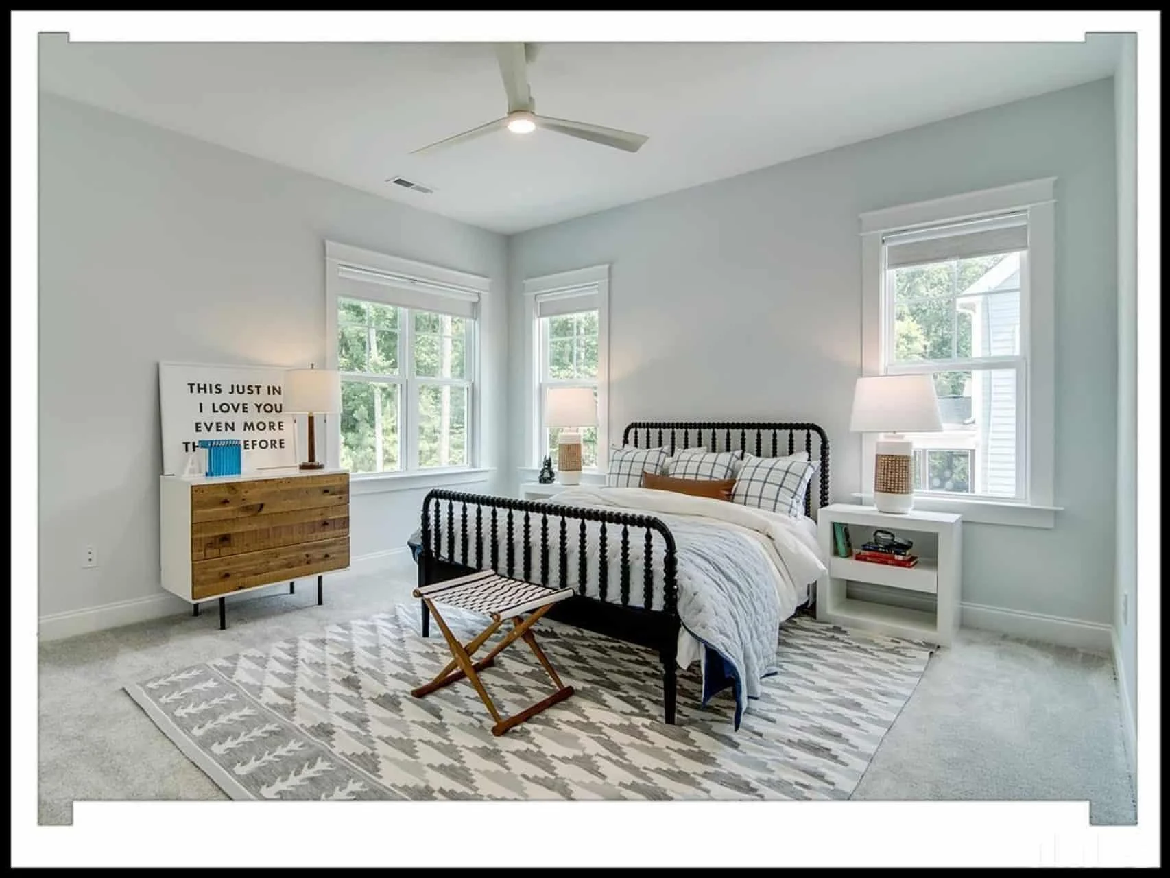 17-1060 HOUSE PLAN - Traditional House Plan with 2.5 Stories, 4 Beds, and CAD Blueprint 23 Traditional house Plan with 2.5 Stories, 4 Beds, and CAD Blueprint