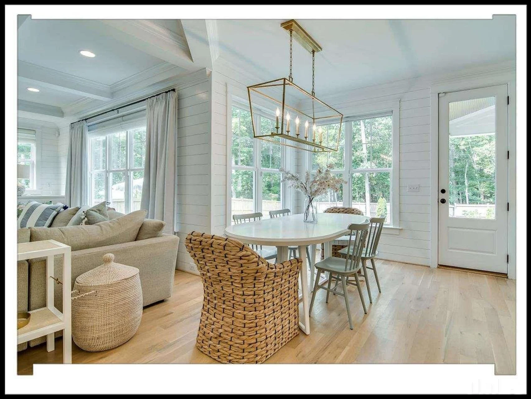 17-1060 HOUSE PLAN - Traditional House Plan with 2.5 Stories, 4 Beds, and CAD Blueprint 9 Traditional house Plan with 2.5 Stories, 4 Beds, and CAD Blueprint