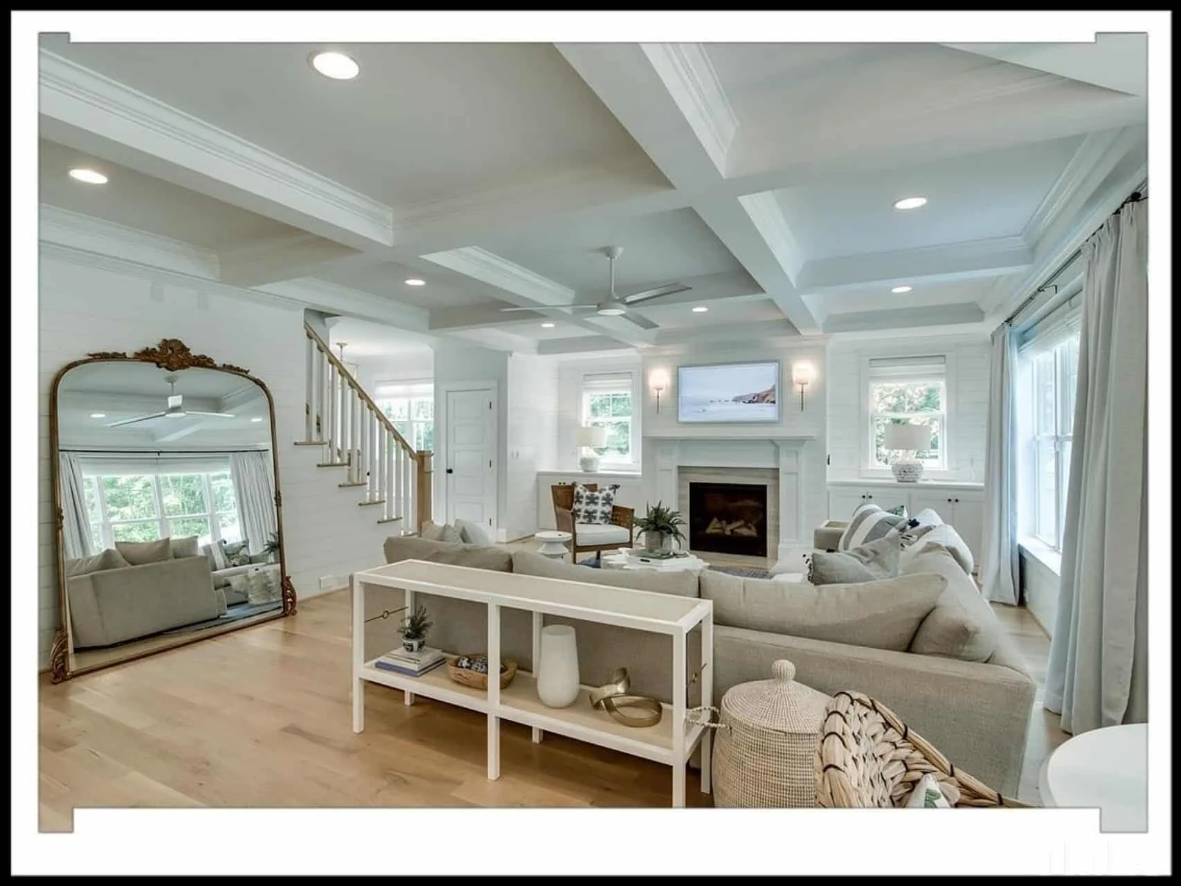 17-1060 HOUSE PLAN - Traditional House Plan with 2.5 Stories, 4 Beds, and CAD Blueprint 8 Traditional house Plan with 2.5 Stories, 4 Beds, and CAD Blueprint