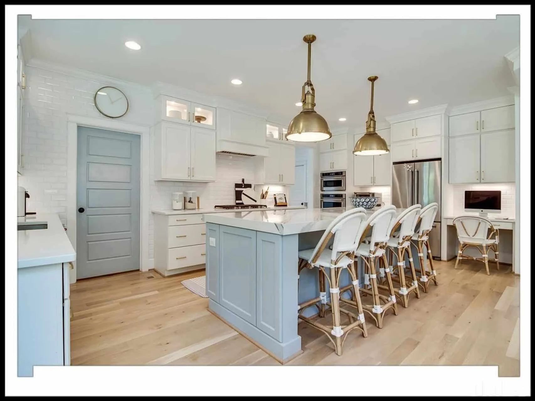 17-1060 HOUSE PLAN - Traditional House Plan with 2.5 Stories, 4 Beds, and CAD Blueprint 7 Traditional house Plan with 2.5 Stories, 4 Beds, and CAD Blueprint