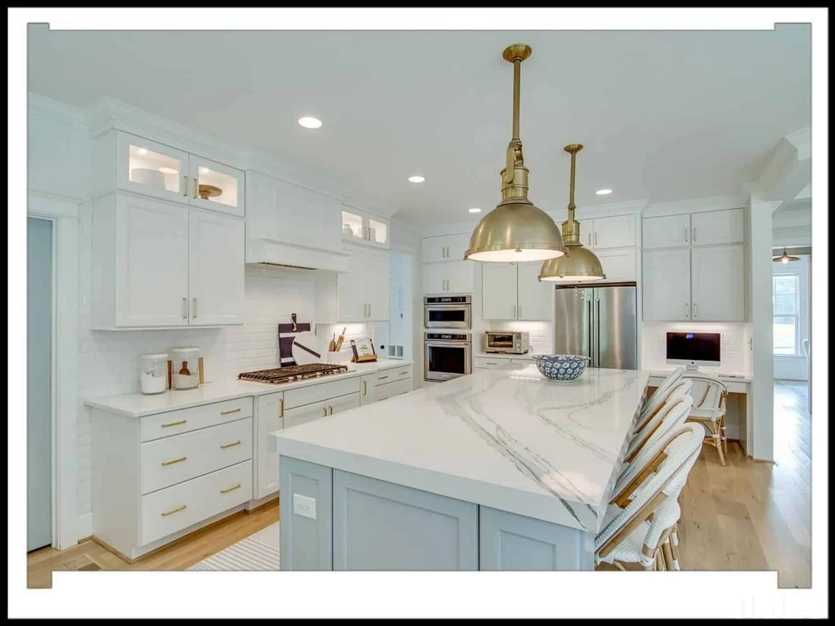 17-1060 HOUSE PLAN - Traditional House Plan with 2.5 Stories, 4 Beds, and CAD Blueprint 5 Traditional house Plan with 2.5 Stories, 4 Beds, and CAD Blueprint