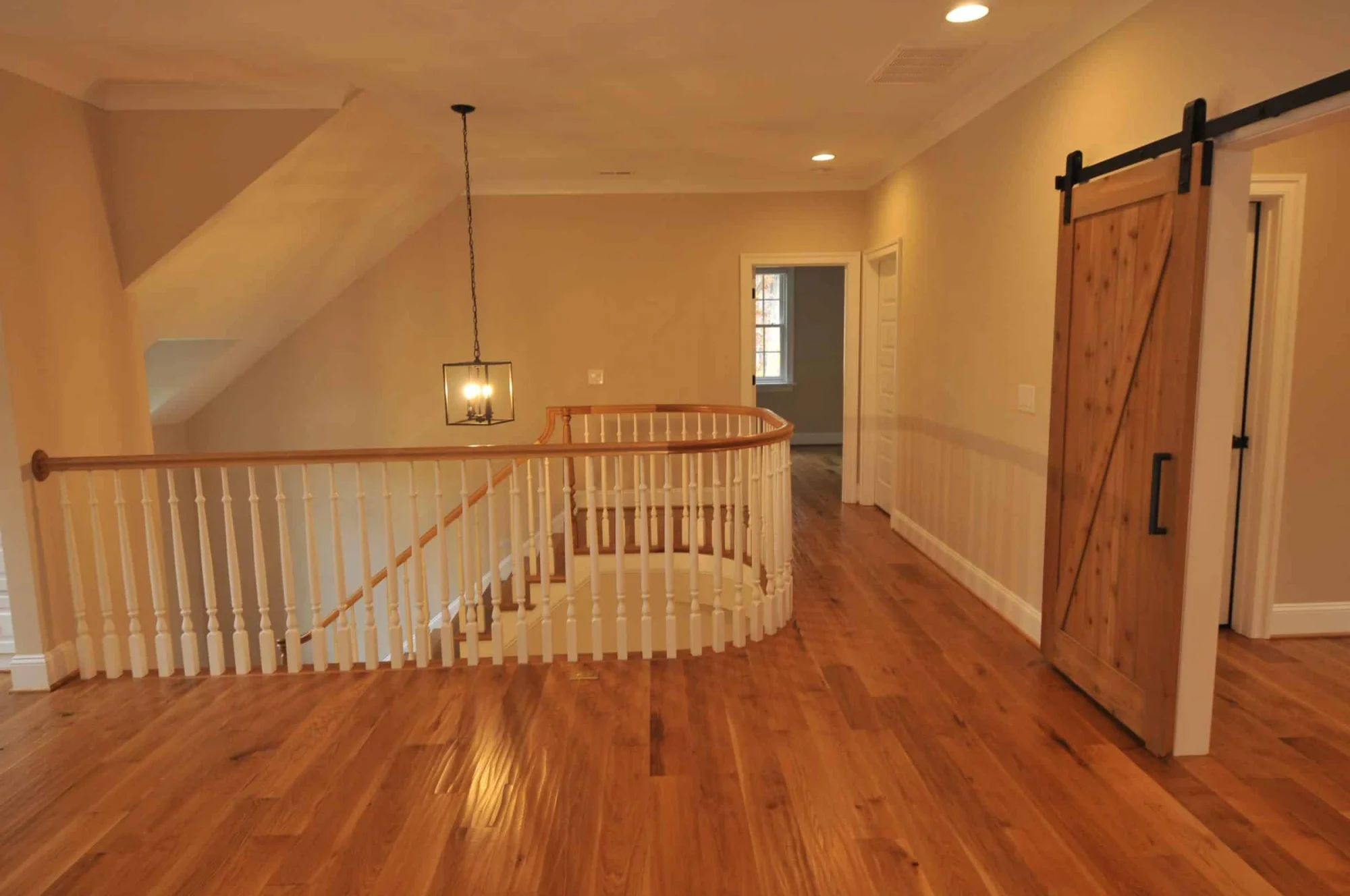 Elegant Traditional house Design with Detailed Floor Plan