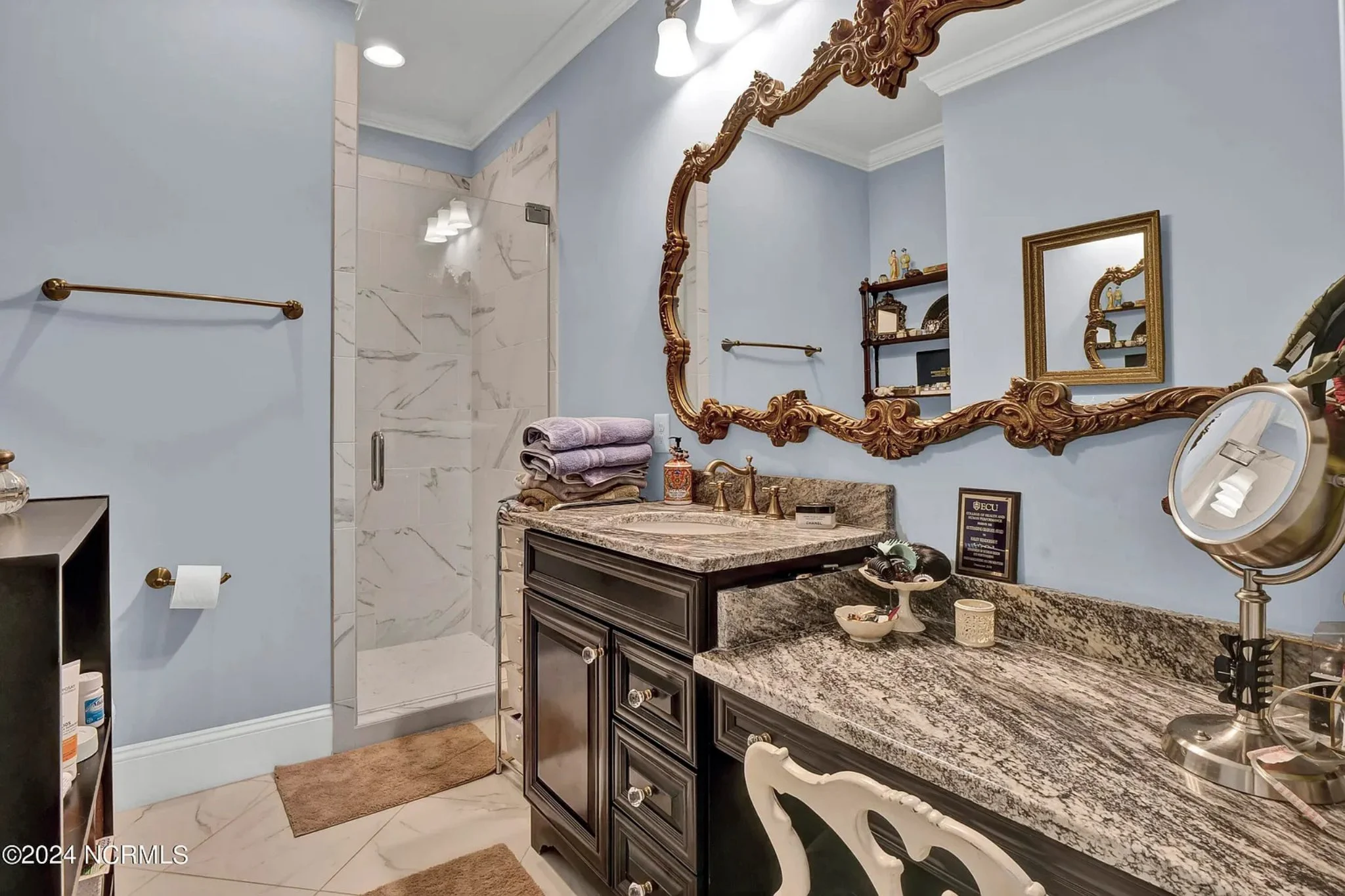 17-1739 HOUSE PLAN - 5-Bedroom Classical House Plan – Spacious 2-Story Home with Garage & Open Concept 61 Elegant 5-Bedroom house Floor Plan with 2 Stories and Garage