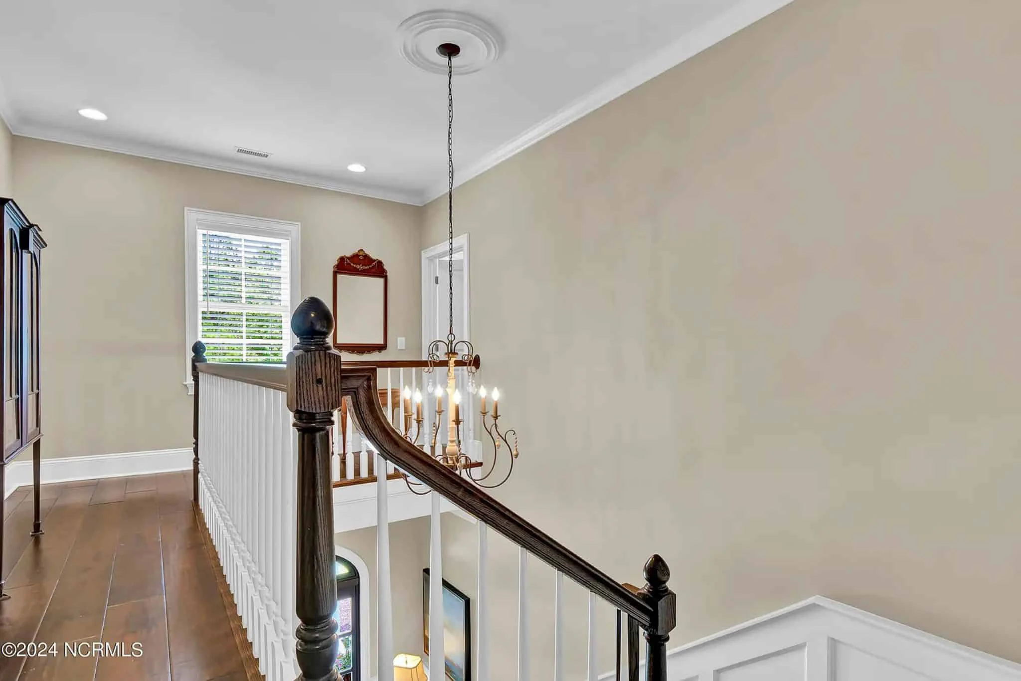 17-1739 HOUSE PLAN - 5-Bedroom Classical House Plan – Spacious 2-Story Home with Garage & Open Concept 58 Elegant 5-Bedroom house Floor Plan with 2 Stories and Garage