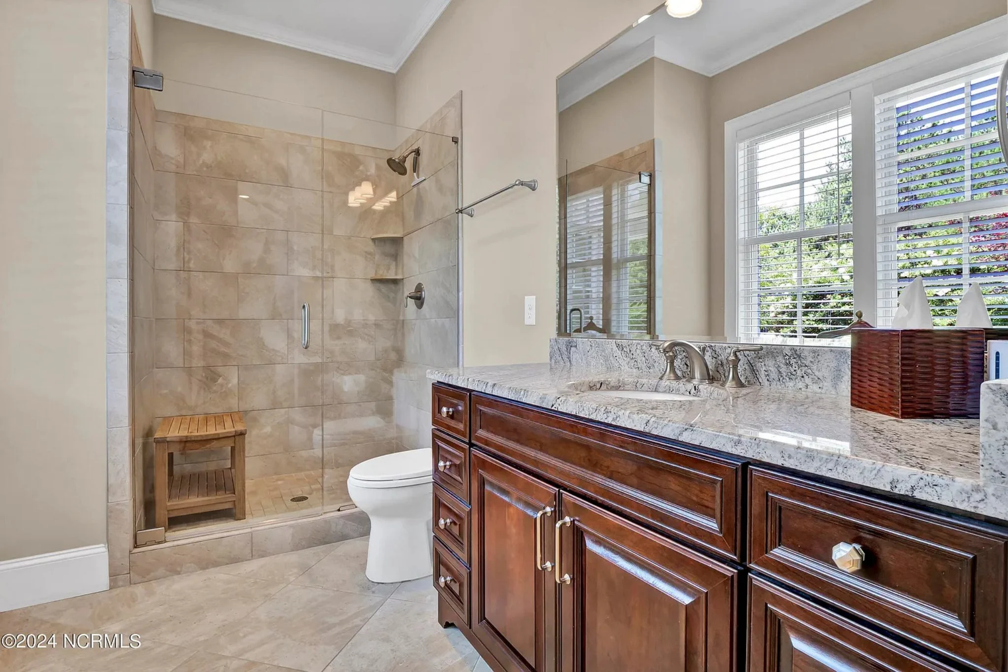 17-1739 HOUSE PLAN - 5-Bedroom Classical House Plan – Spacious 2-Story Home with Garage & Open Concept 56 Elegant 5-Bedroom house Floor Plan with 2 Stories and Garage