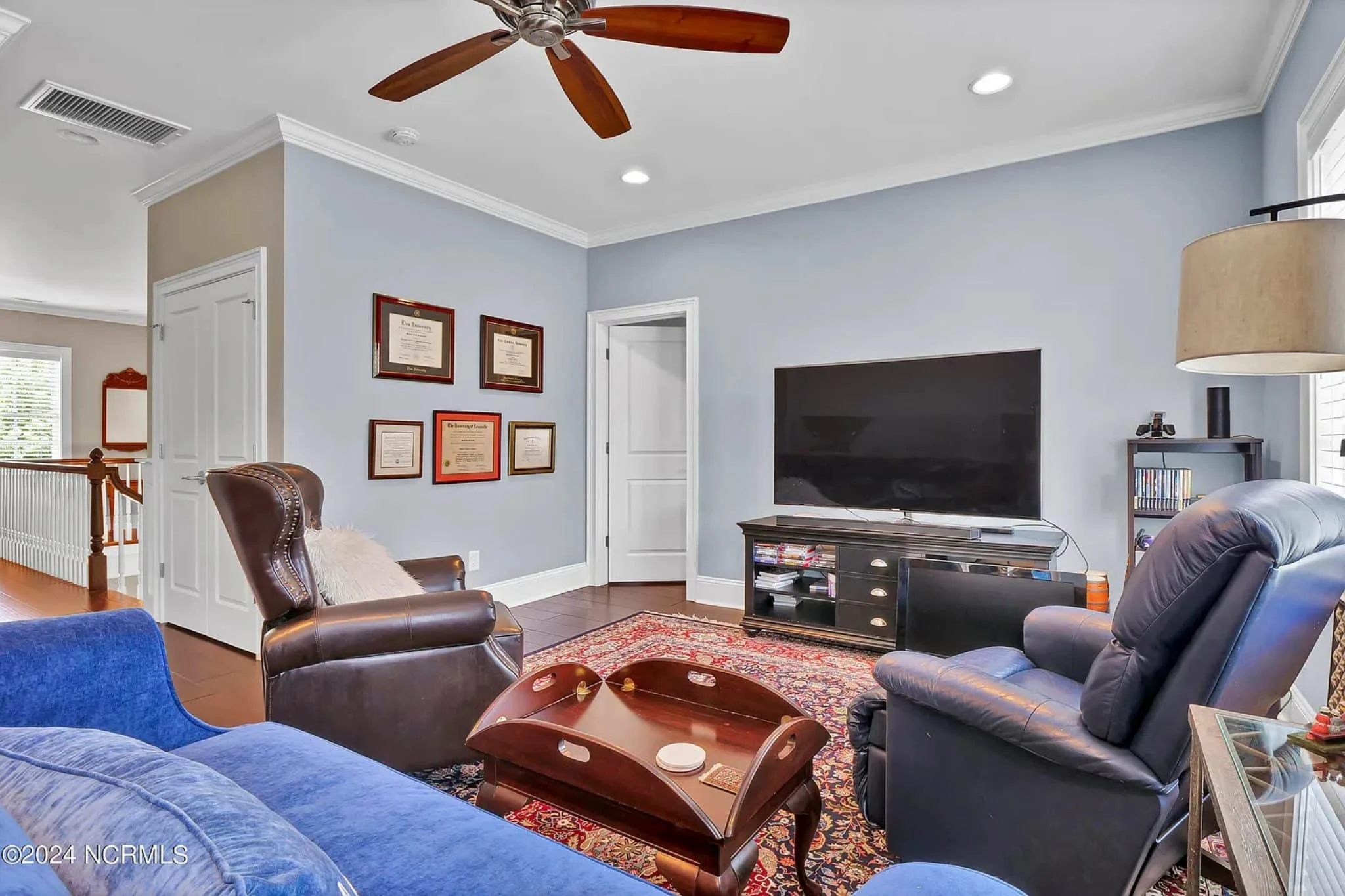 17-1739 HOUSE PLAN - 5-Bedroom Classical House Plan – Spacious 2-Story Home with Garage & Open Concept 51 Elegant 5-Bedroom house Floor Plan with 2 Stories and Garage