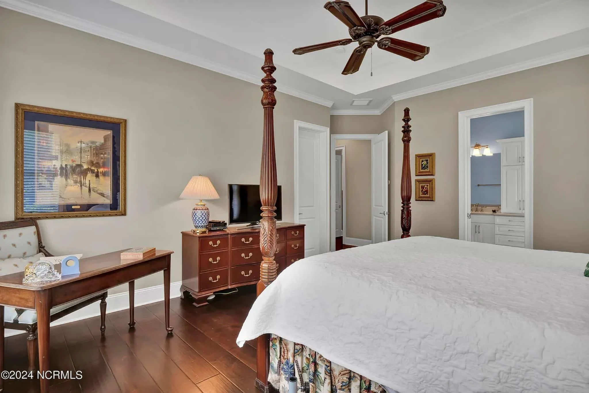 17-1739 HOUSE PLAN - 5-Bedroom Classical House Plan – Spacious 2-Story Home with Garage & Open Concept 43 Elegant 5-Bedroom house Floor Plan with 2 Stories and Garage