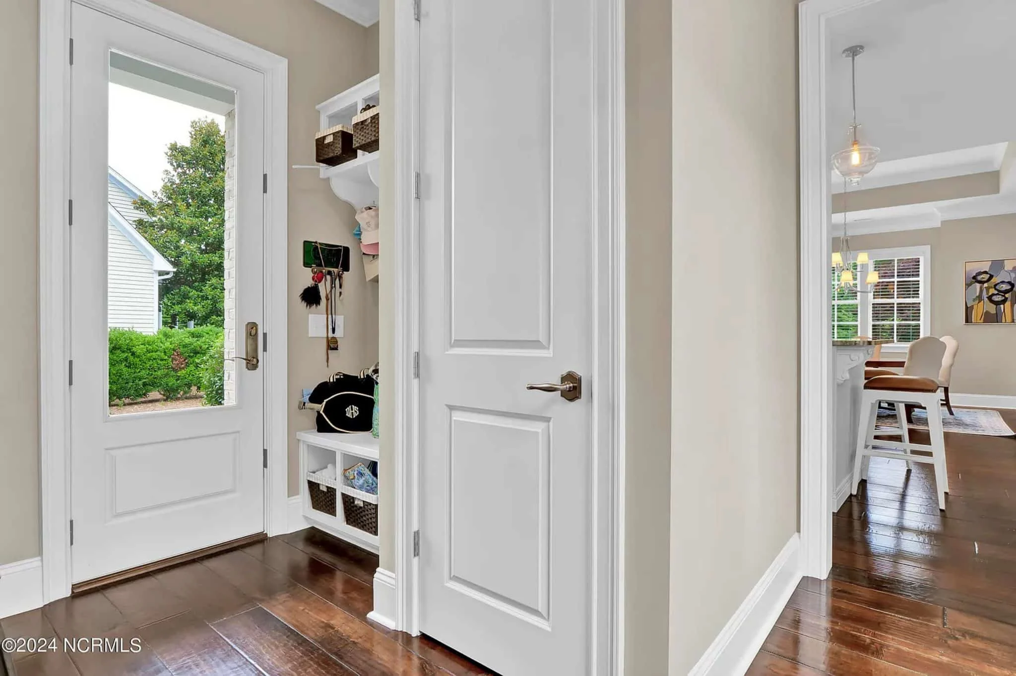 17-1739 HOUSE PLAN - 5-Bedroom Classical House Plan – Spacious 2-Story Home with Garage & Open Concept 42 Elegant 5-Bedroom house Floor Plan with 2 Stories and Garage