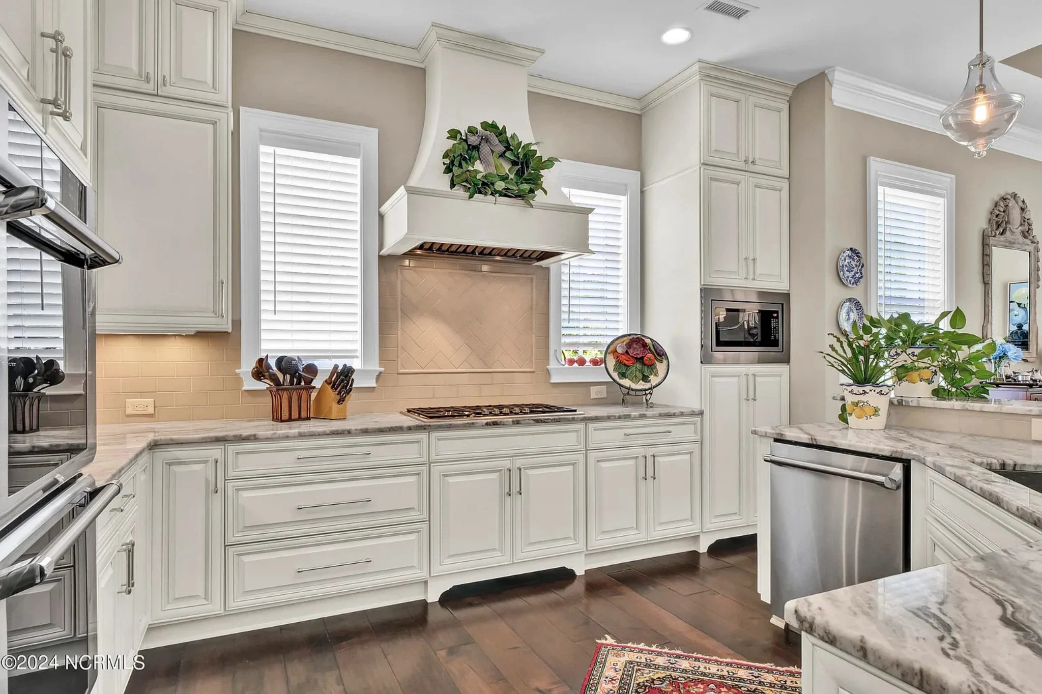 17-1739 HOUSE PLAN - 5-Bedroom Classical House Plan – Spacious 2-Story Home with Garage & Open Concept 41 Elegant 5-Bedroom house Floor Plan with 2 Stories and Garage