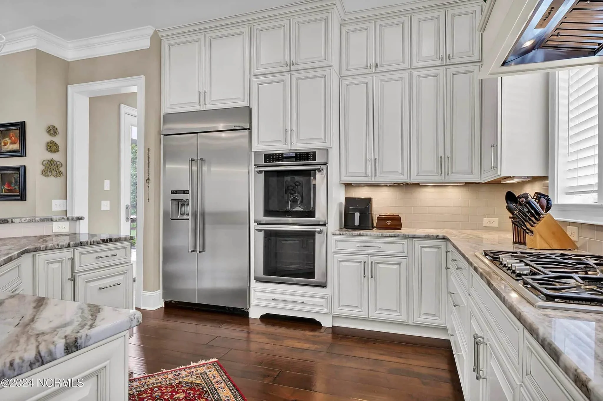 17-1739 HOUSE PLAN - 5-Bedroom Classical House Plan – Spacious 2-Story Home with Garage & Open Concept 39 Elegant 5-Bedroom house Floor Plan with 2 Stories and Garage