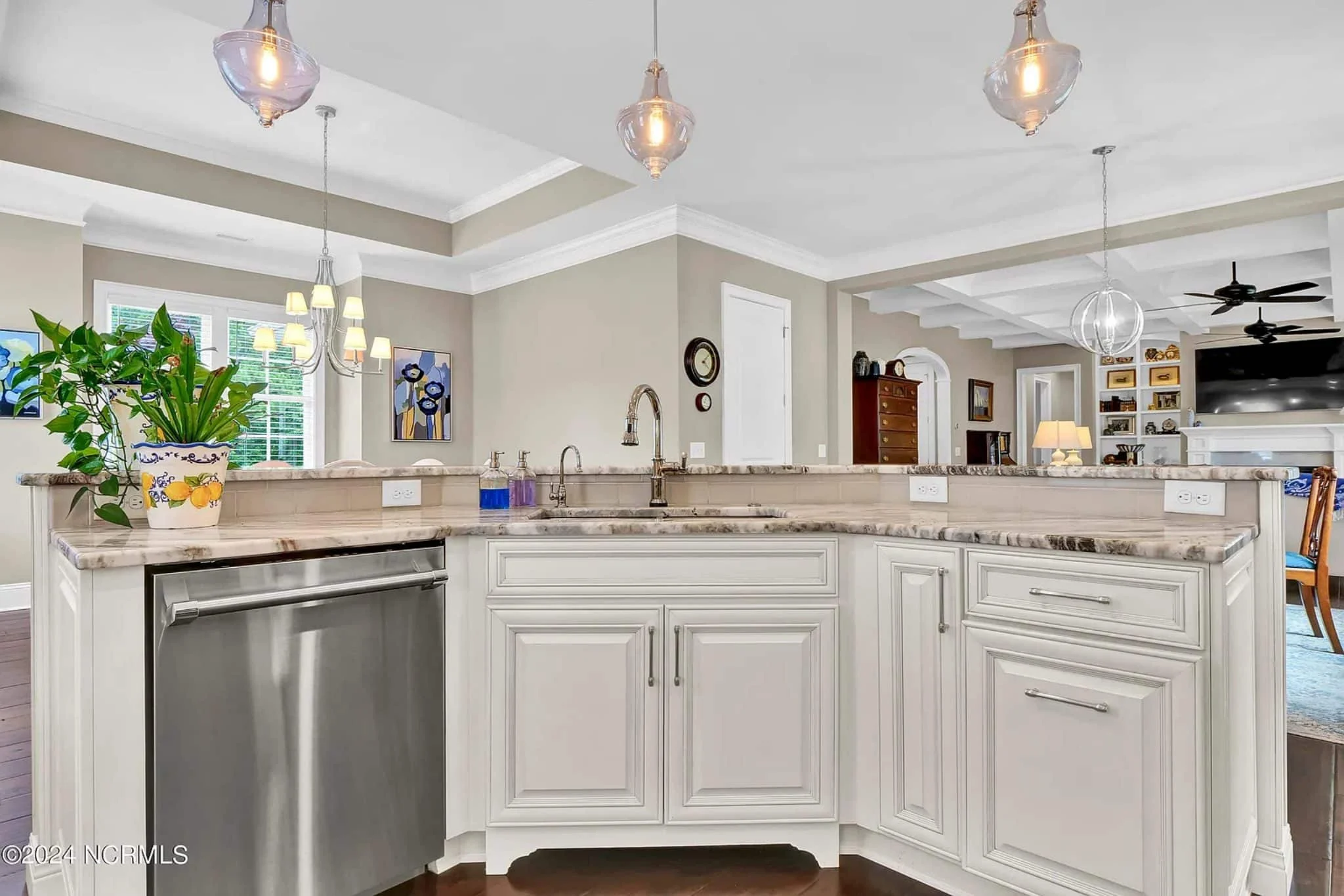 17-1739 HOUSE PLAN - 5-Bedroom Classical House Plan – Spacious 2-Story Home with Garage & Open Concept 37 Elegant 5-Bedroom house Floor Plan with 2 Stories and Garage