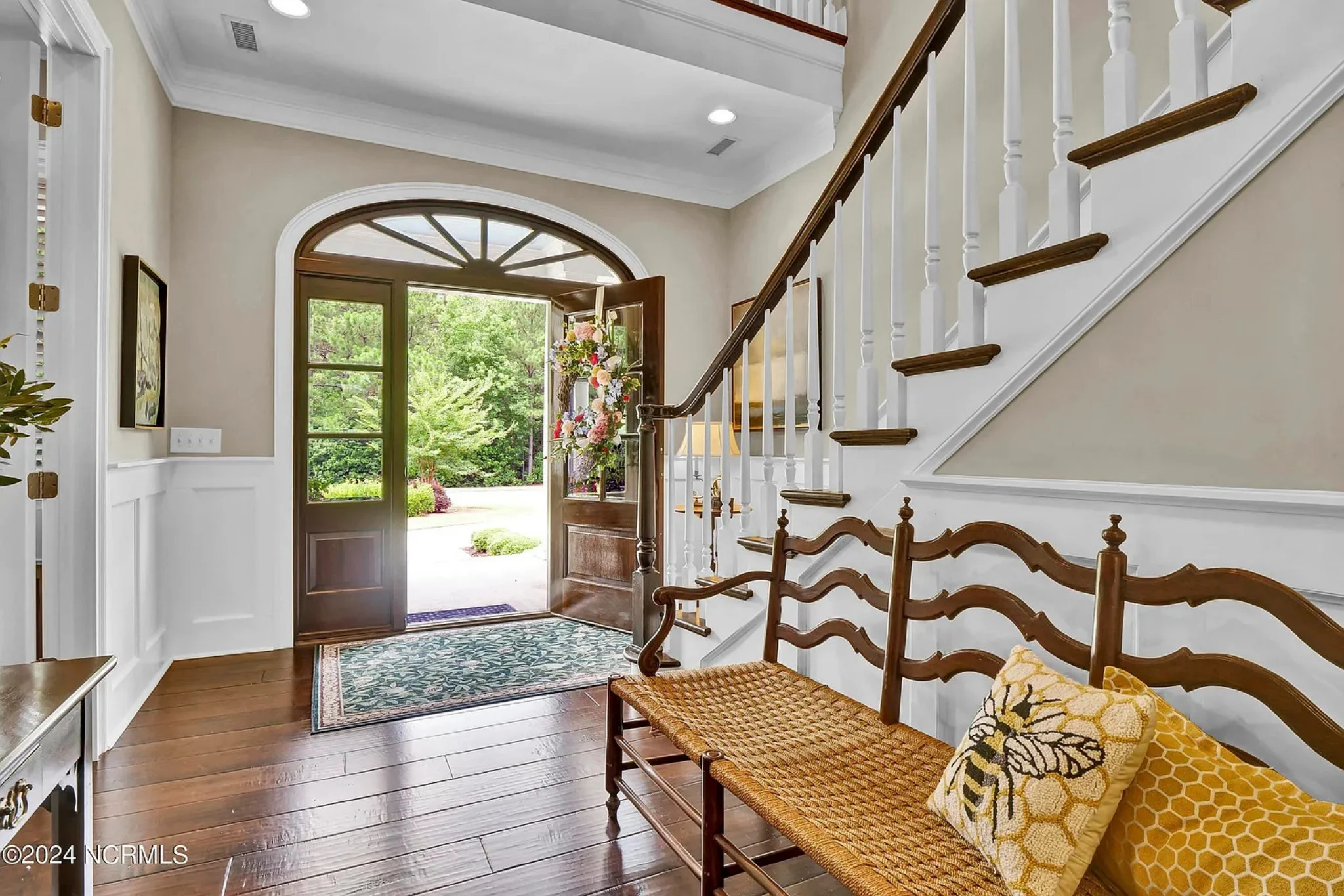 17-1739 HOUSE PLAN - 5-Bedroom Classical House Plan – Spacious 2-Story Home with Garage & Open Concept 30 Elegant 5-Bedroom house Floor Plan with 2 Stories and Garage