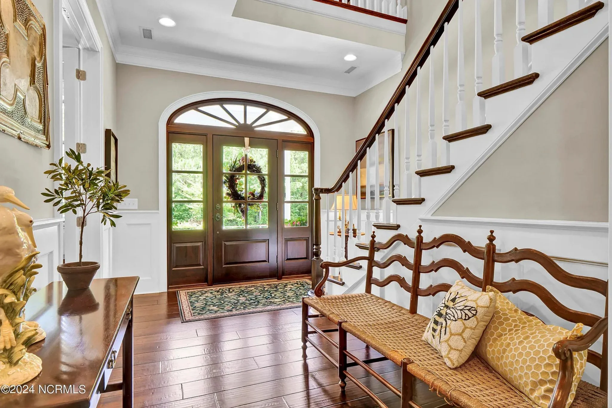 17-1739 HOUSE PLAN - 5-Bedroom Classical House Plan – Spacious 2-Story Home with Garage & Open Concept 26 Elegant 5-Bedroom house Floor Plan with 2 Stories and Garage