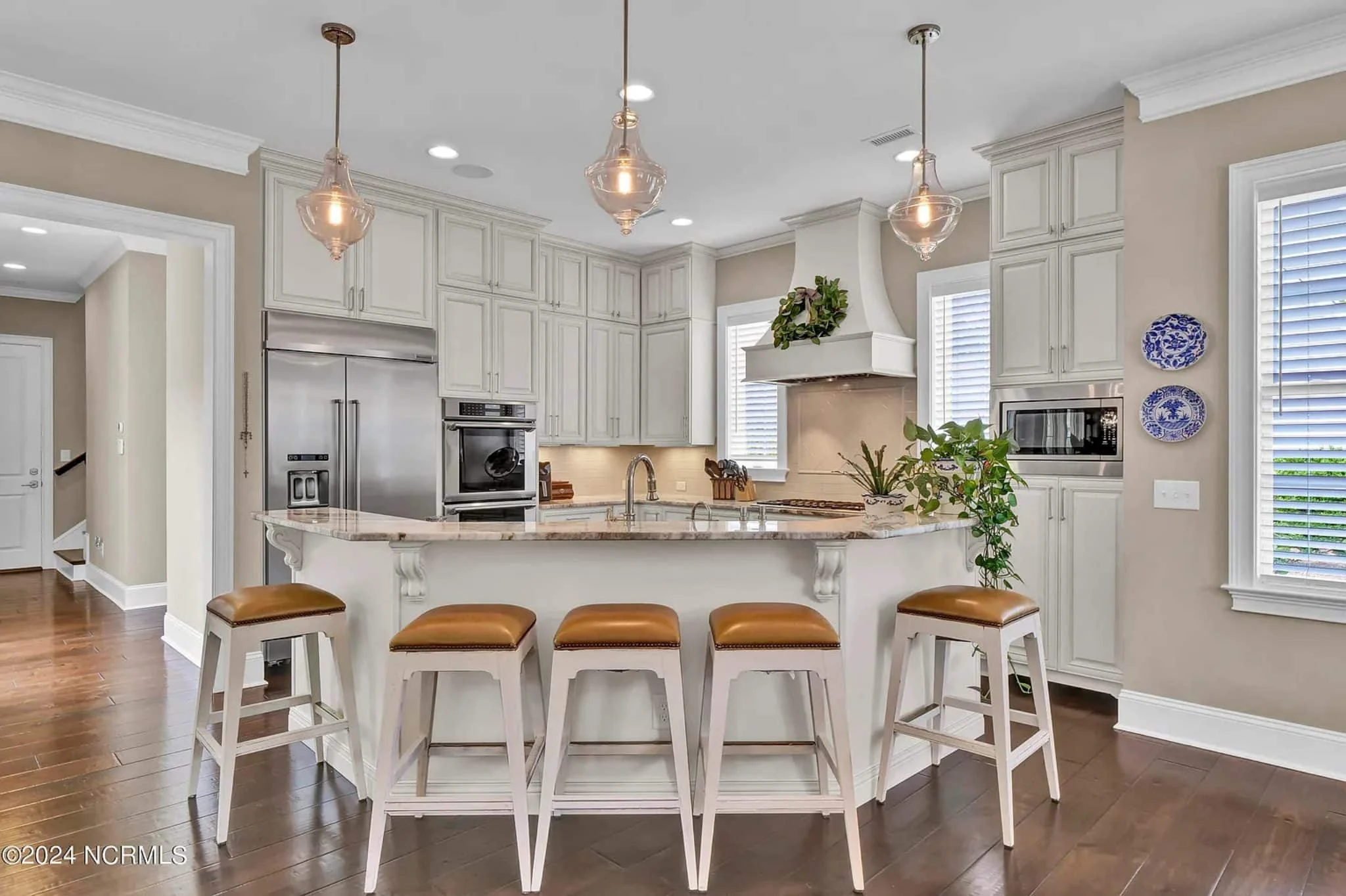 17-1739 HOUSE PLAN - 5-Bedroom Classical House Plan – Spacious 2-Story Home with Garage & Open Concept 24 Elegant 5-Bedroom house Floor Plan with 2 Stories and Garage