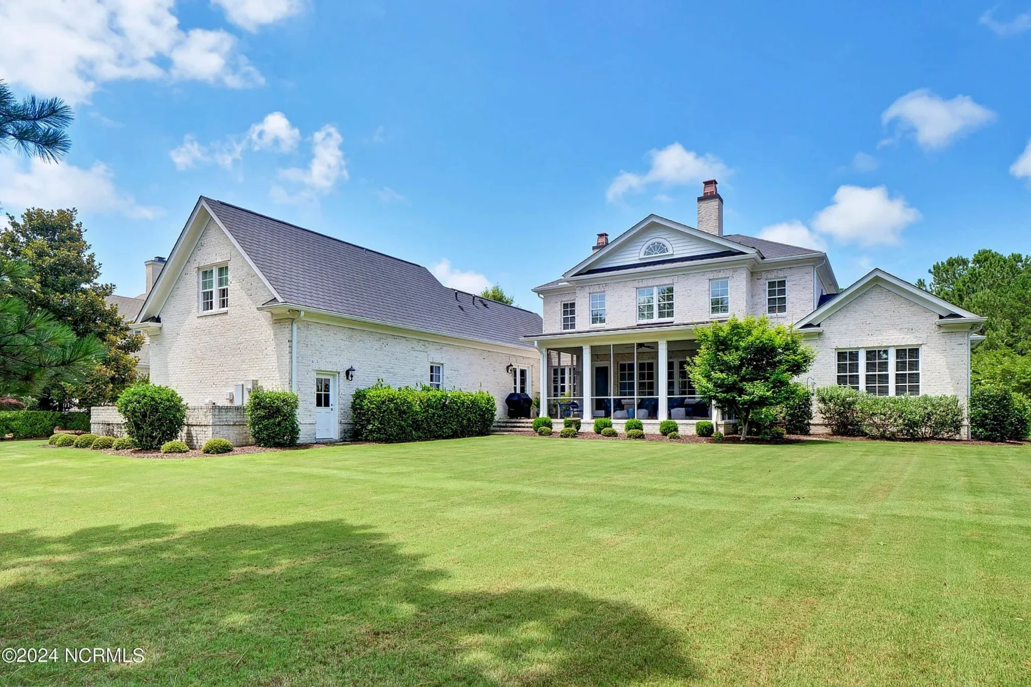 17-1739 HOUSE PLAN - 5-Bedroom Classical House Plan – Spacious 2-Story Home with Garage & Open Concept 16 Elegant 5-Bedroom house Floor Plan with 2 Stories and Garage