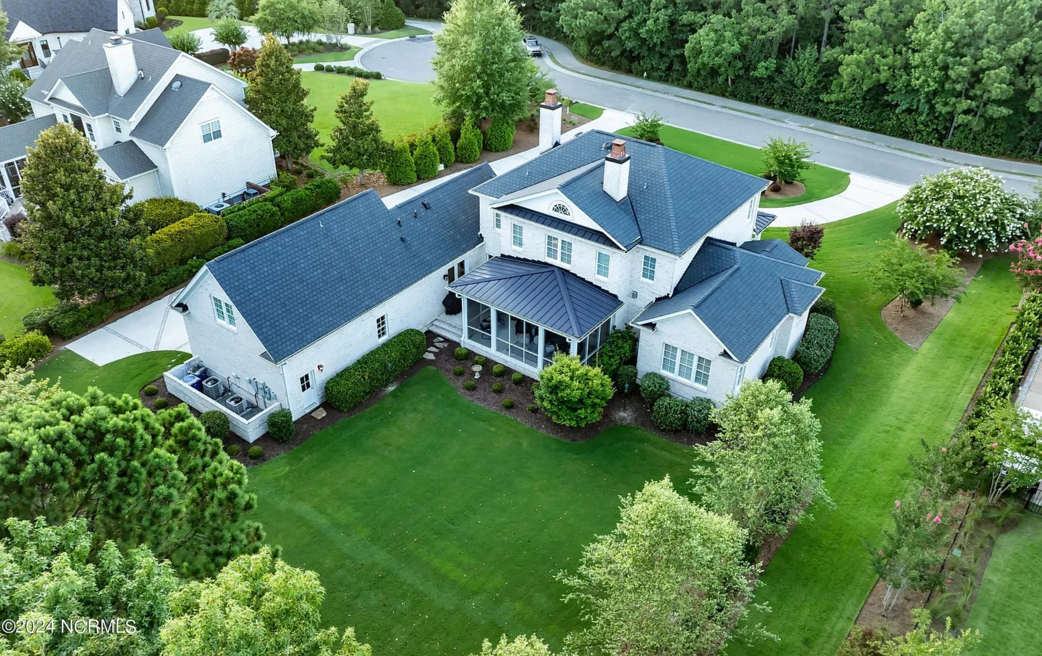 17-1739 HOUSE PLAN - 5-Bedroom Classical House Plan – Spacious 2-Story Home with Garage & Open Concept 12 Elegant 5-Bedroom house Floor Plan with 2 Stories and Garage