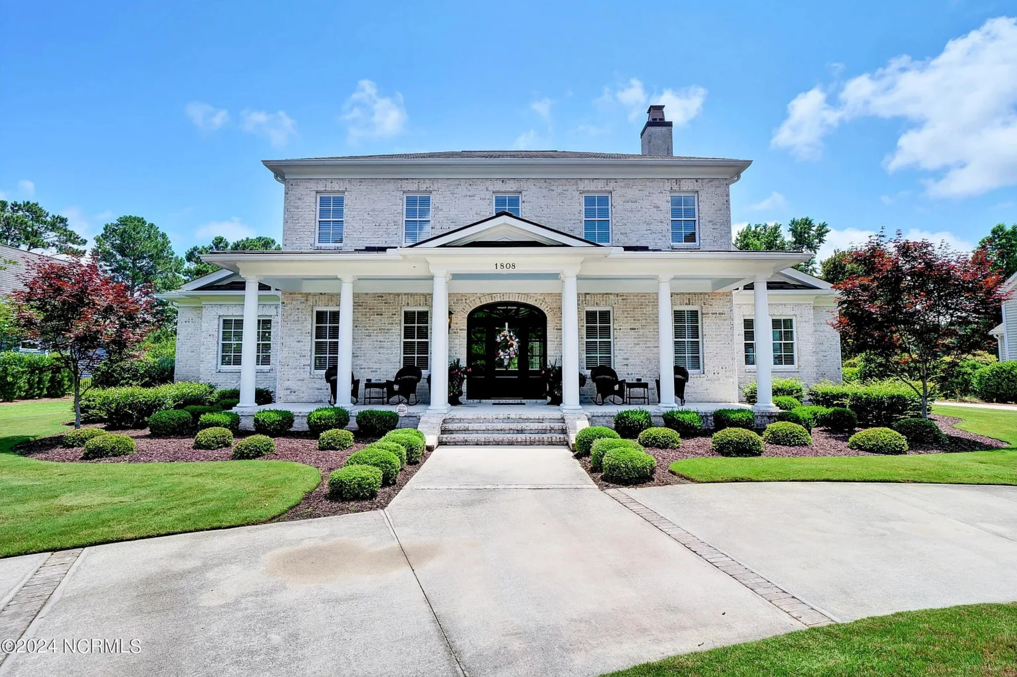 17-1739 HOUSE PLAN - 5-Bedroom Classical House Plan – Spacious 2-Story Home with Garage & Open Concept 8 Elegant 5-Bedroom house Floor Plan with 2 Stories and Garage