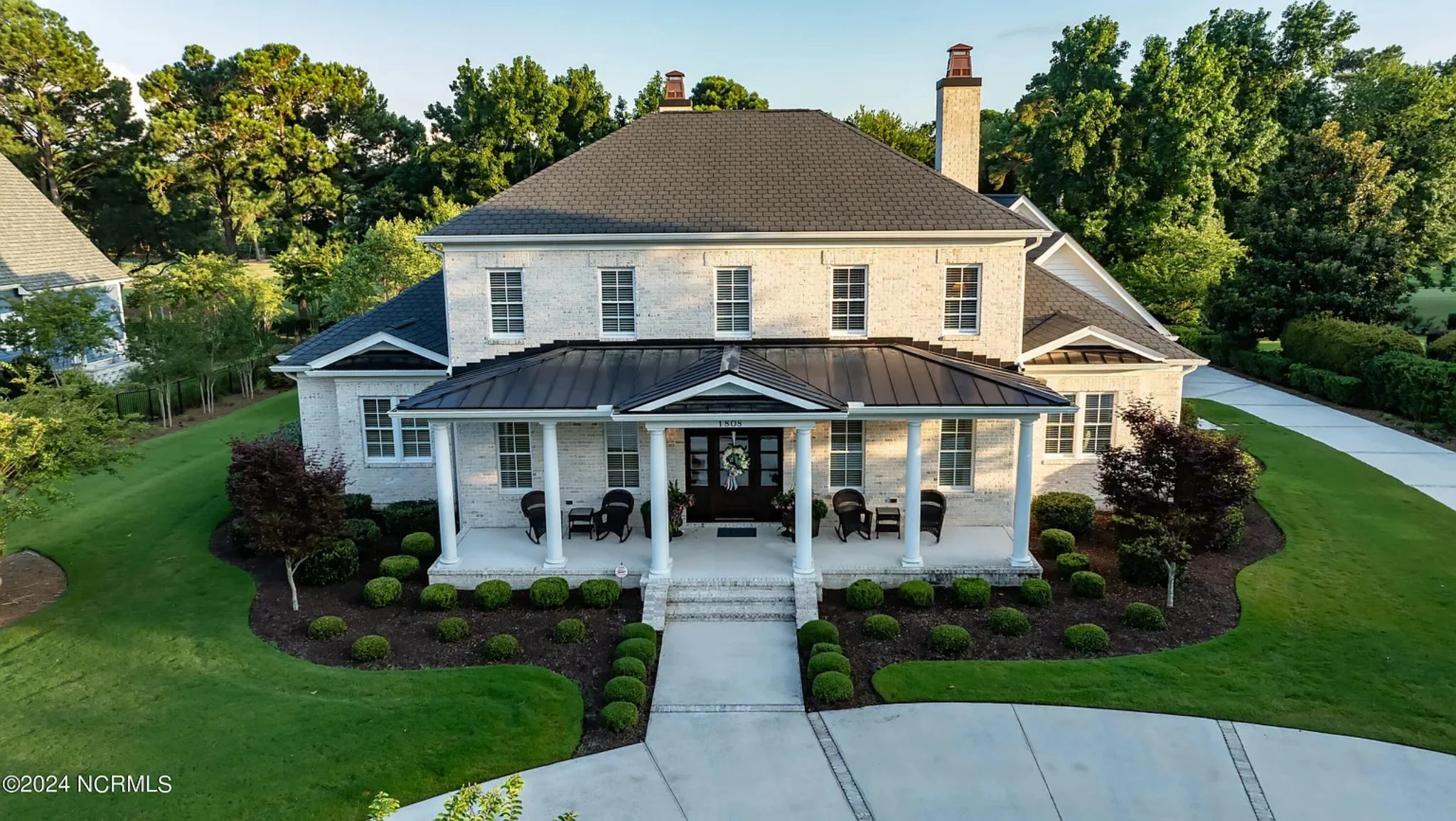 17-1739 HOUSE PLAN - 5-Bedroom Classical House Plan – Spacious 2-Story Home with Garage & Open Concept 7 Elegant 5-Bedroom house Floor Plan with 2 Stories and Garage