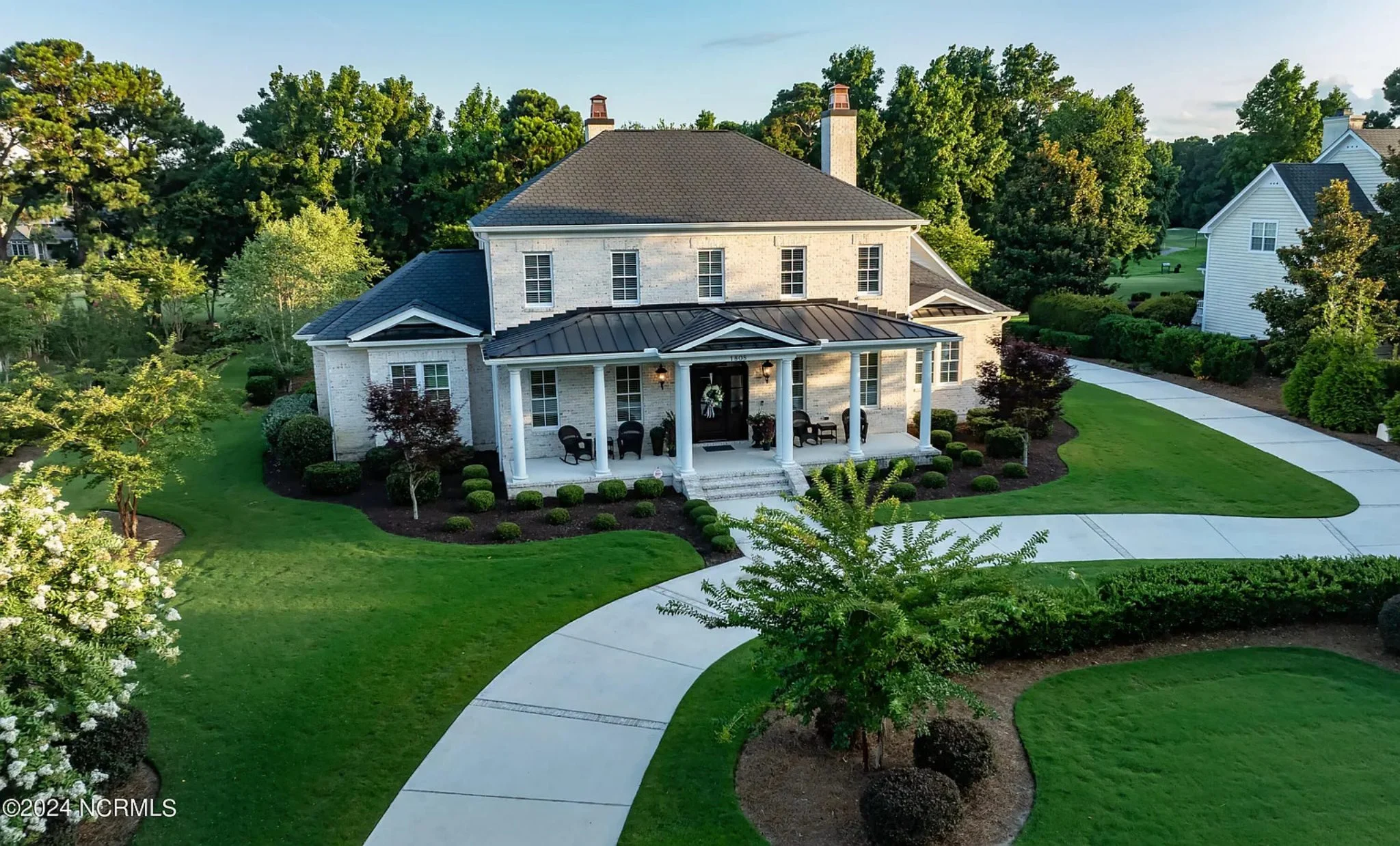 17-1739 HOUSE PLAN - 5-Bedroom Classical House Plan – Spacious 2-Story Home with Garage & Open Concept 6 Elegant 5-Bedroom house Floor Plan with 2 Stories and Garage