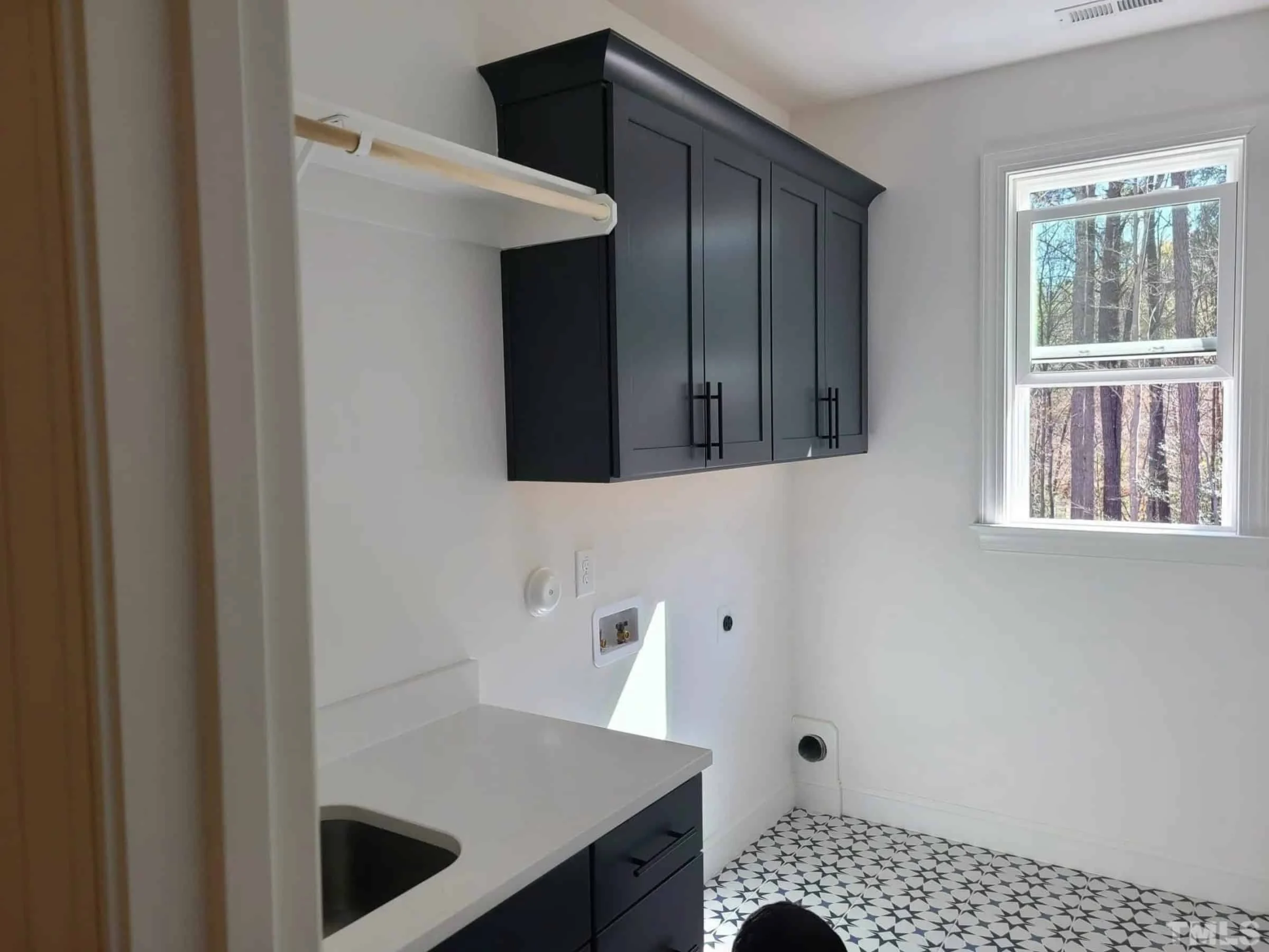 20-1846F HOUSE PLAN - Spacious Farmhouse House Plan with Detailed Floor Blueprint 20 Spacious Farmhouse house Plan with Detailed Floor Blueprint