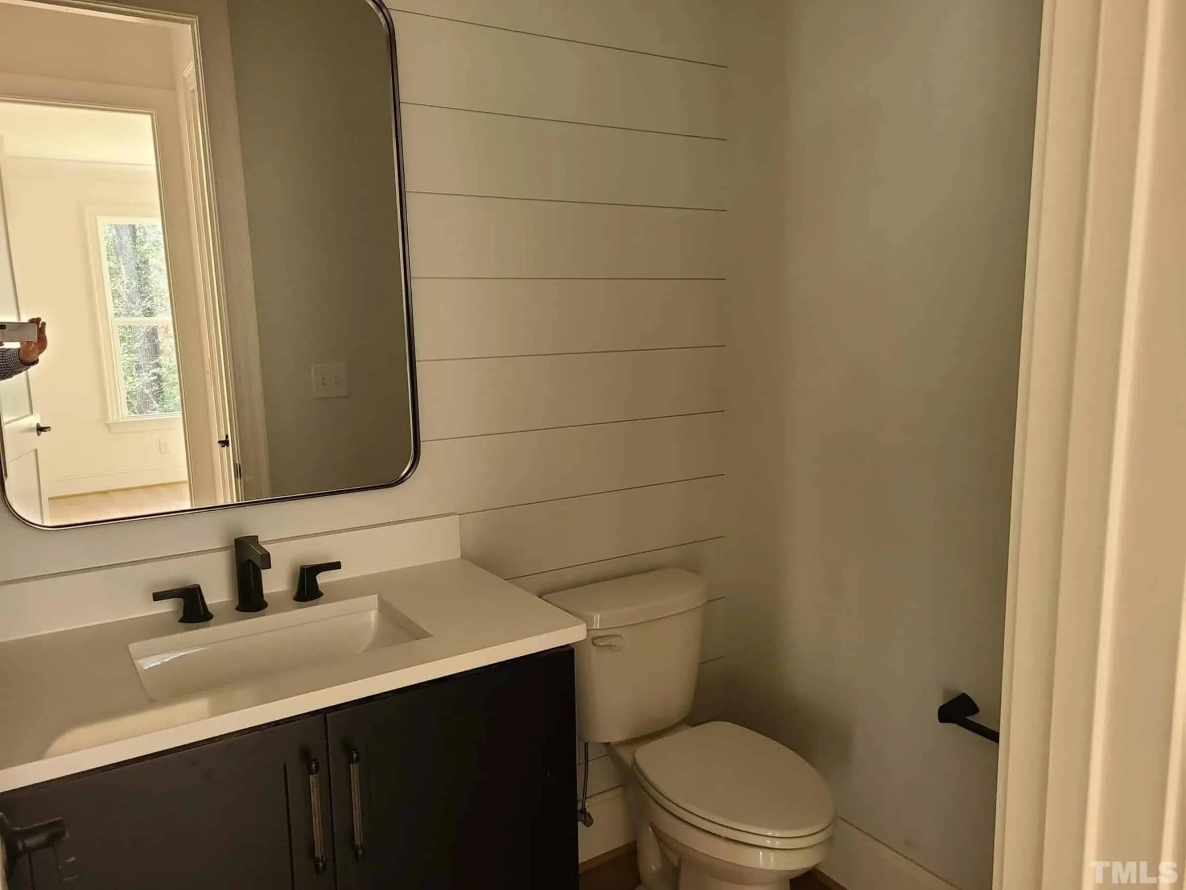 20-1846F HOUSE PLAN - Spacious Farmhouse House Plan with Detailed Floor Blueprint 16 Spacious Farmhouse house Plan with Detailed Floor Blueprint