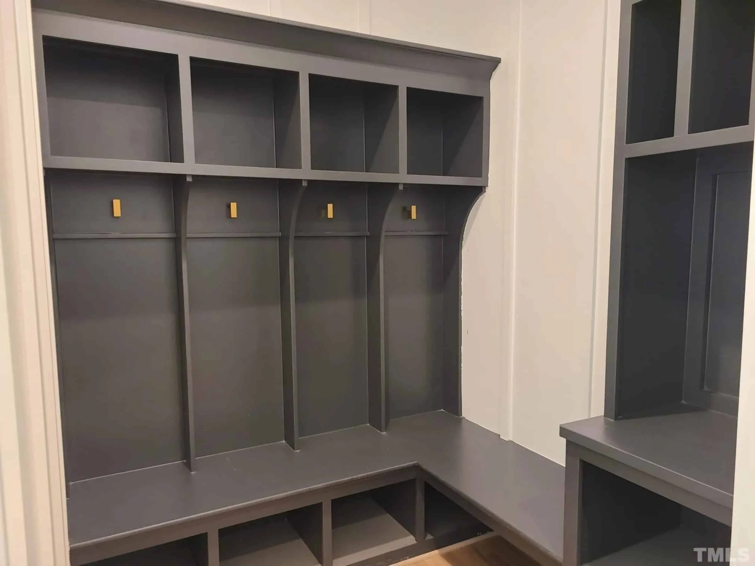 20-1846F HOUSE PLAN - Spacious Farmhouse House Plan with Detailed Floor Blueprint 7 Spacious Farmhouse house Plan with Detailed Floor Blueprint