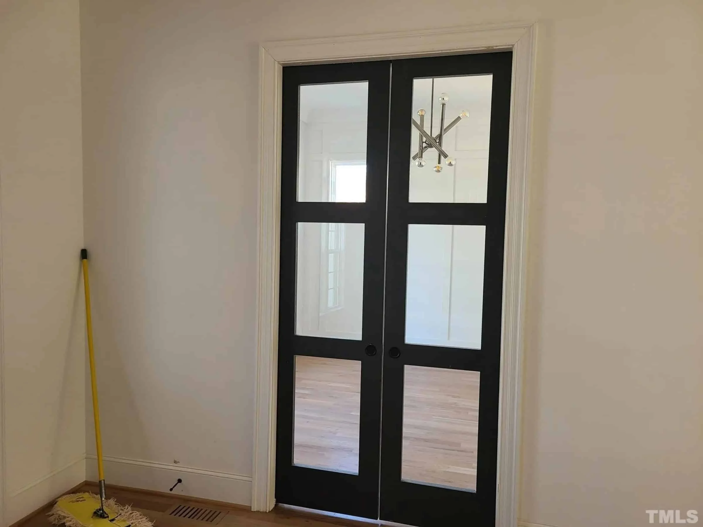 20-1846F HOUSE PLAN - Spacious Farmhouse House Plan with Detailed Floor Blueprint 8 Spacious Farmhouse house Plan with Detailed Floor Blueprint