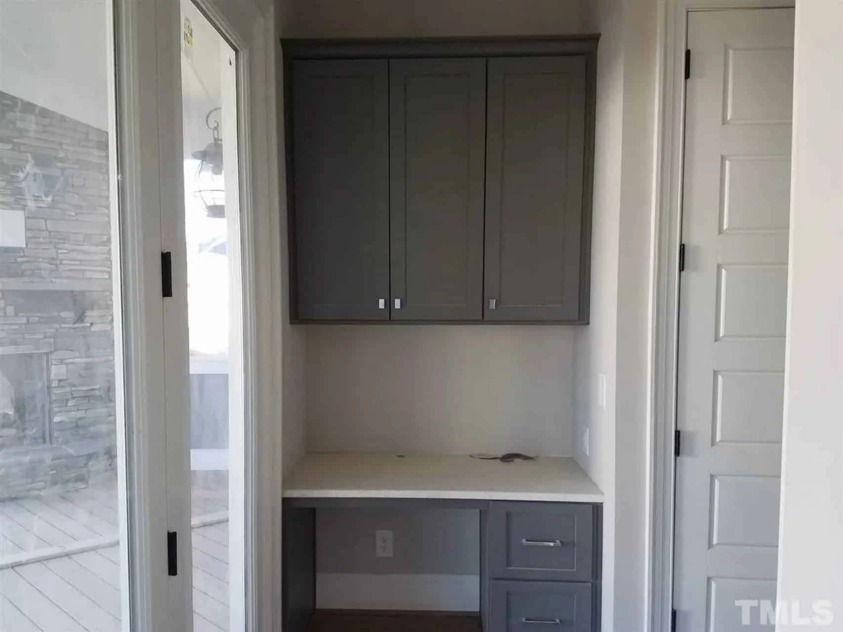 19-1190B HOUSE PLAN - Elegant 3-Story House Plan with CAD Floor Designs & Blueprint 13 Elegant 3-Story house Plan with CAD Floor Designs & Blueprint