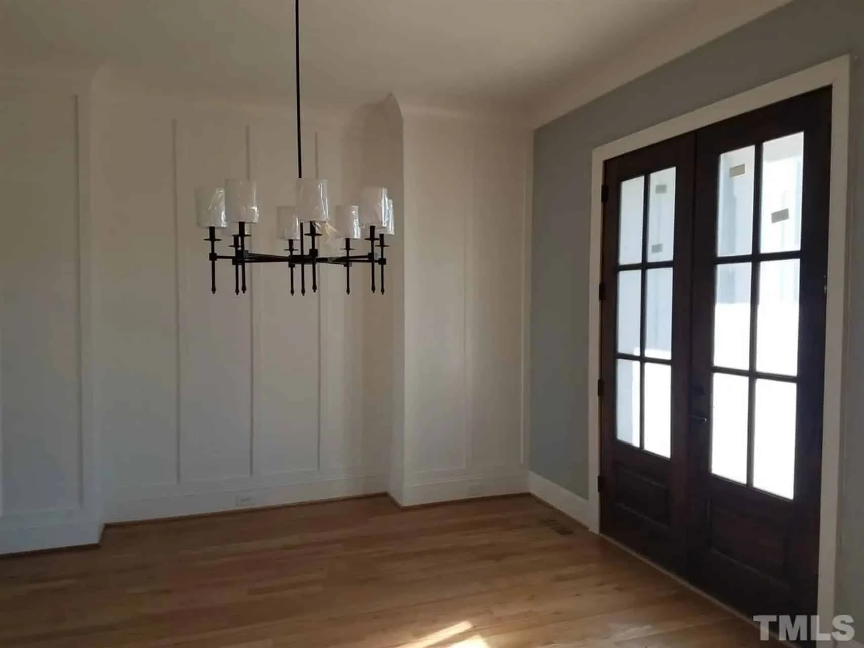 19-1190B HOUSE PLAN - Elegant 3-Story House Plan with CAD Floor Designs & Blueprint 10 Elegant 3-Story house Plan with CAD Floor Designs & Blueprint