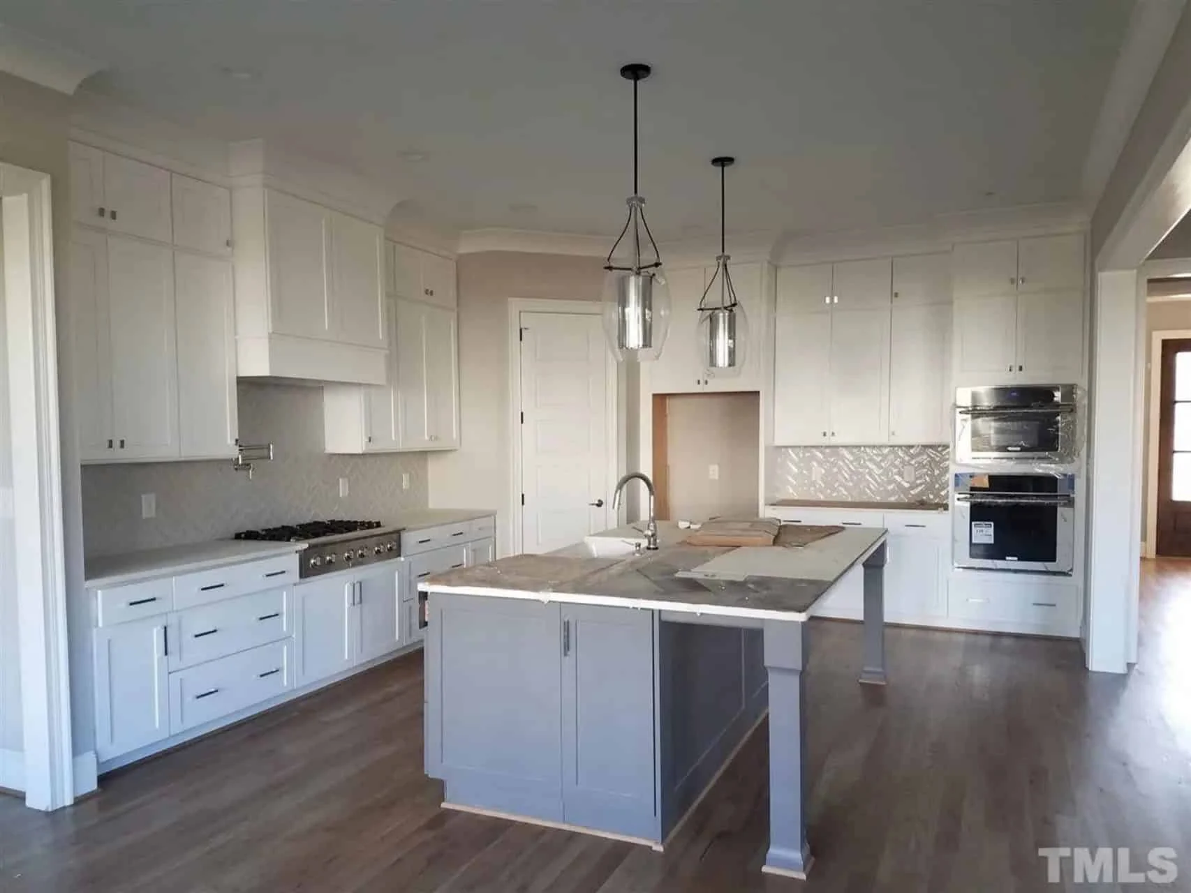 19-1190B HOUSE PLAN - Elegant 3-Story House Plan with CAD Floor Designs & Blueprint 9 Elegant 3-Story house Plan with CAD Floor Designs & Blueprint