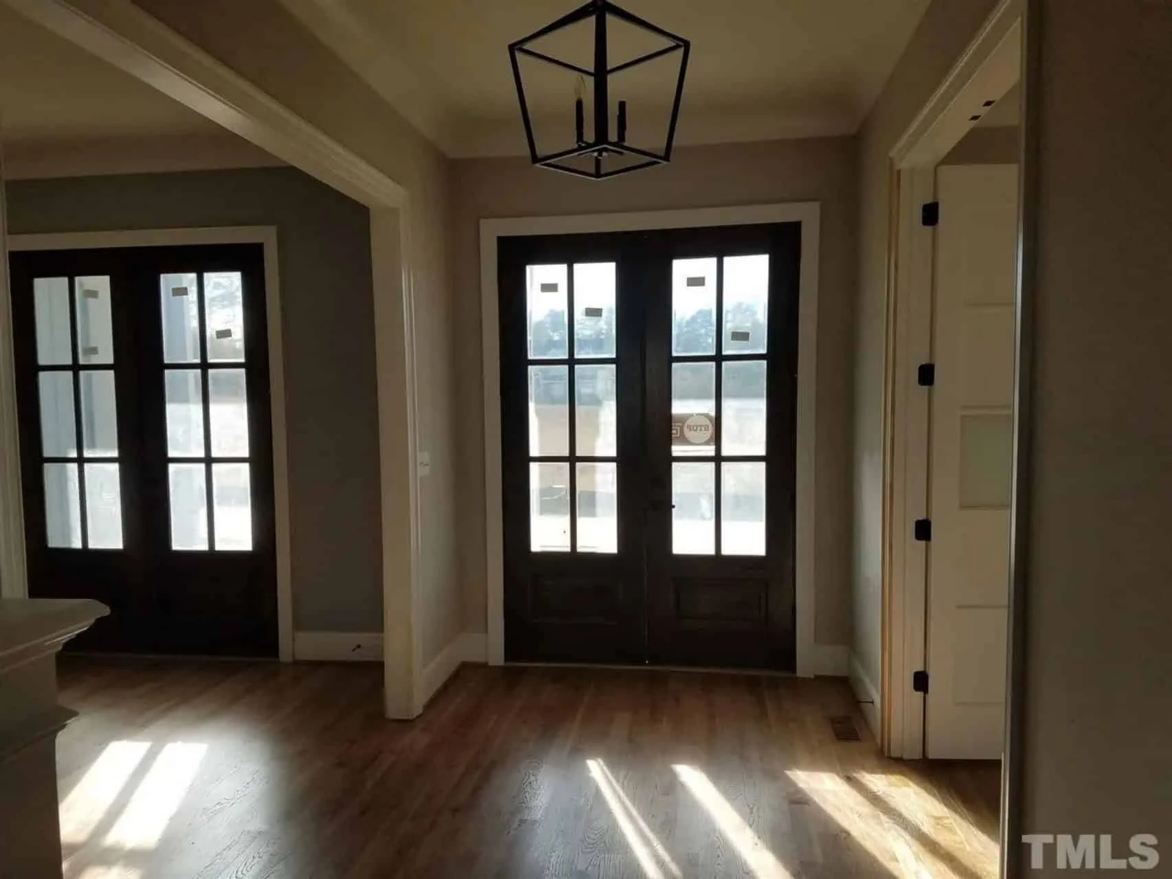 19-1190B HOUSE PLAN - Elegant 3-Story House Plan with CAD Floor Designs & Blueprint 6 Elegant 3-Story house Plan with CAD Floor Designs & Blueprint