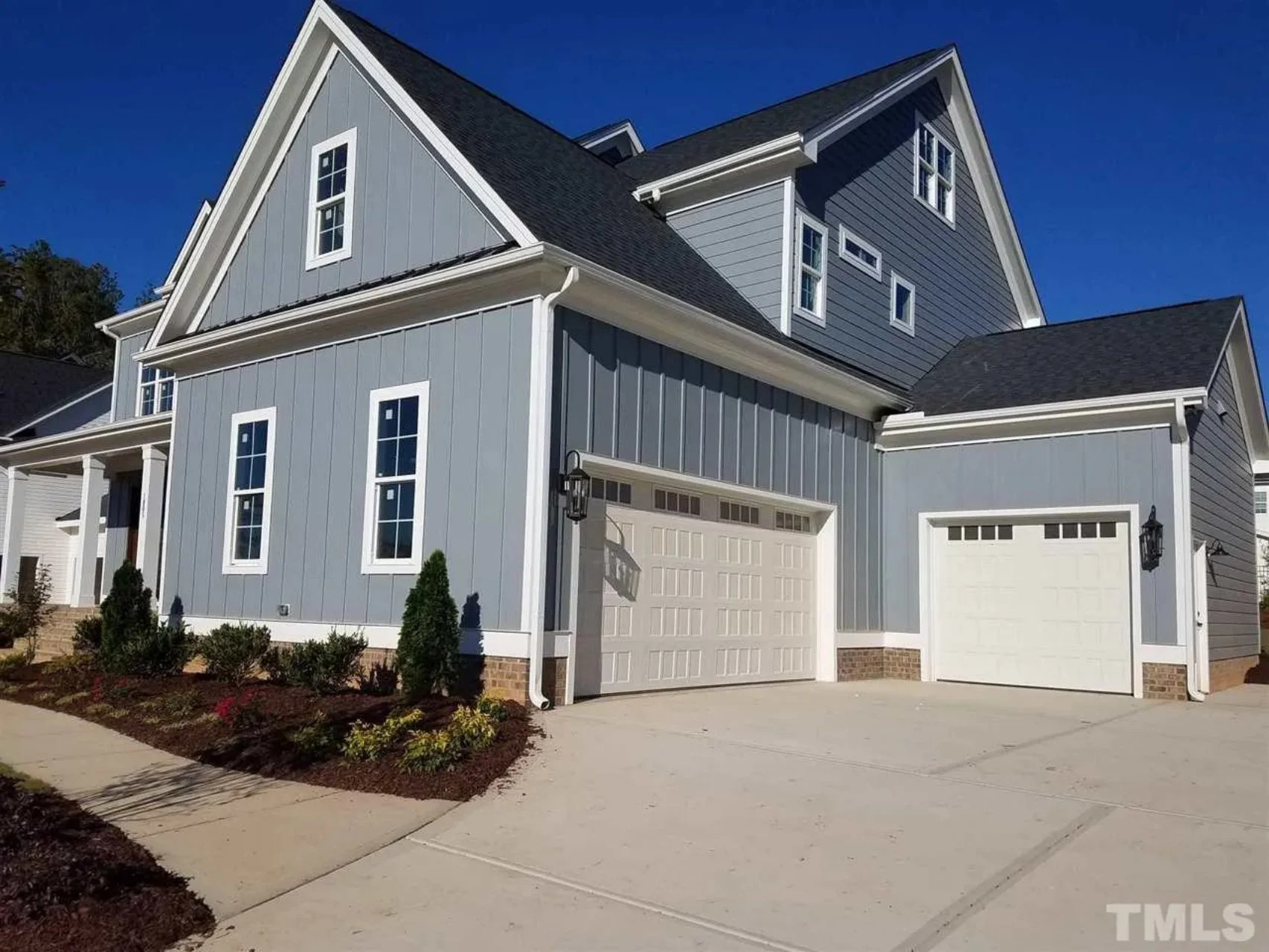 19-1190B HOUSE PLAN - Elegant 3-Story House Plan with CAD Floor Designs & Blueprint 5 Elegant 3-Story house Plan with CAD Floor Designs & Blueprint