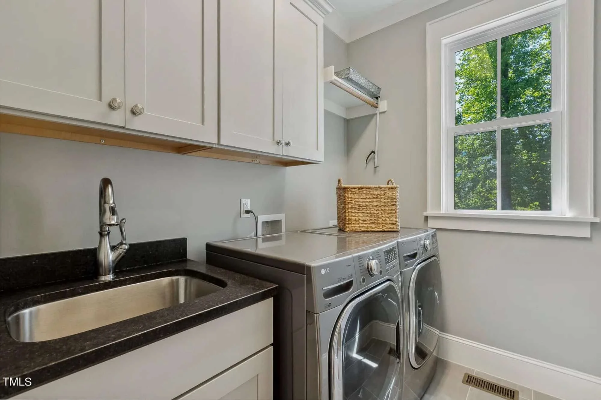 17-1780 HOUSE PLAN - Elegant Craftsman House Plan with Spacious Floor Designs 10 Elegant Craftsman house Plan with Spacious Floor Designs