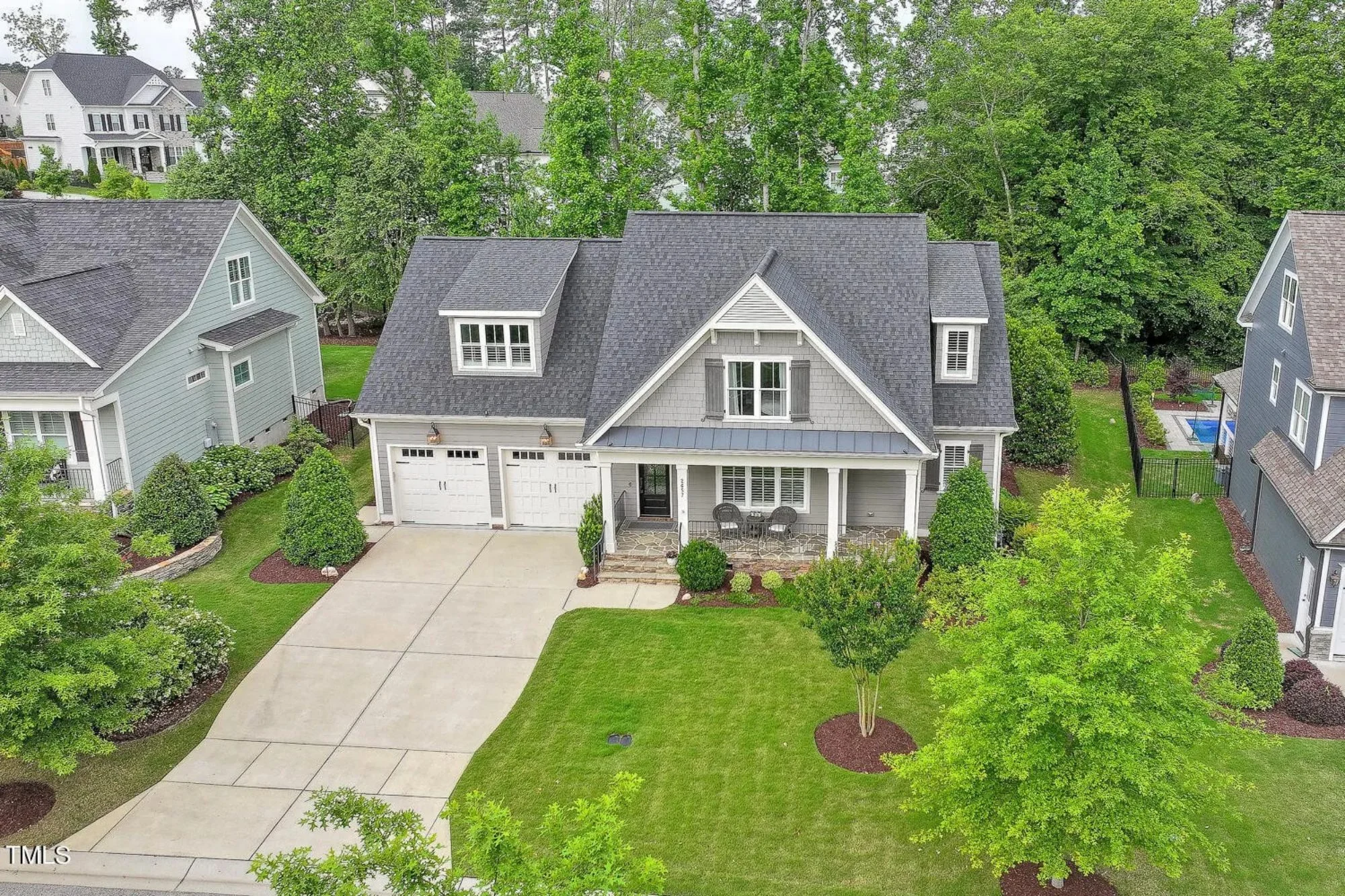 17-1780 HOUSE PLAN - Elegant Craftsman House Plan with Spacious Floor Designs 2 Elegant Craftsman house Plan with Spacious Floor Designs