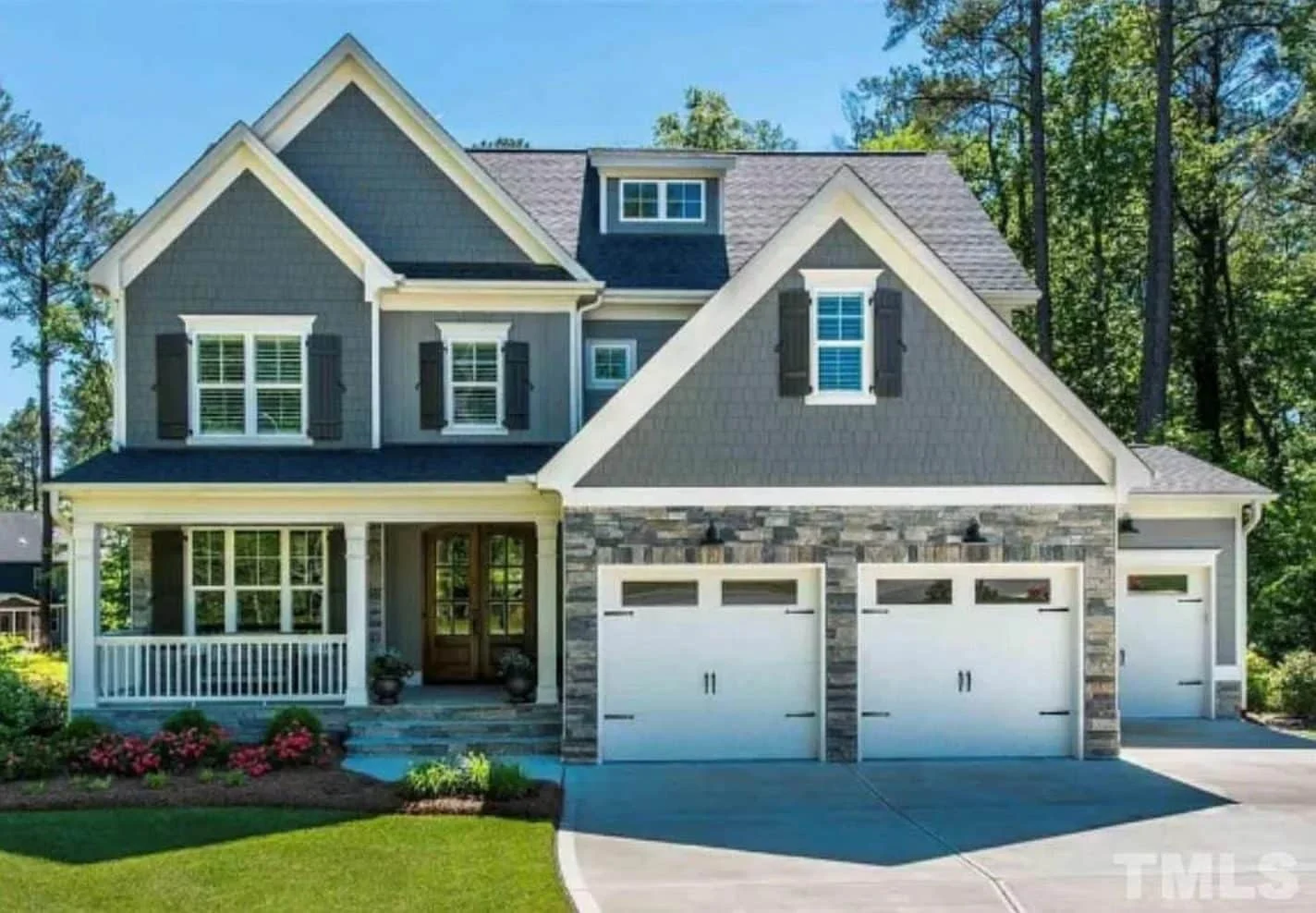 14-1943 HOUSE PLAN - Beautiful CAD House Design with 5 Bedrooms and 2.5 Stories 2 Beautiful CAD house Design with 5 Bedrooms and 2.5 Stories