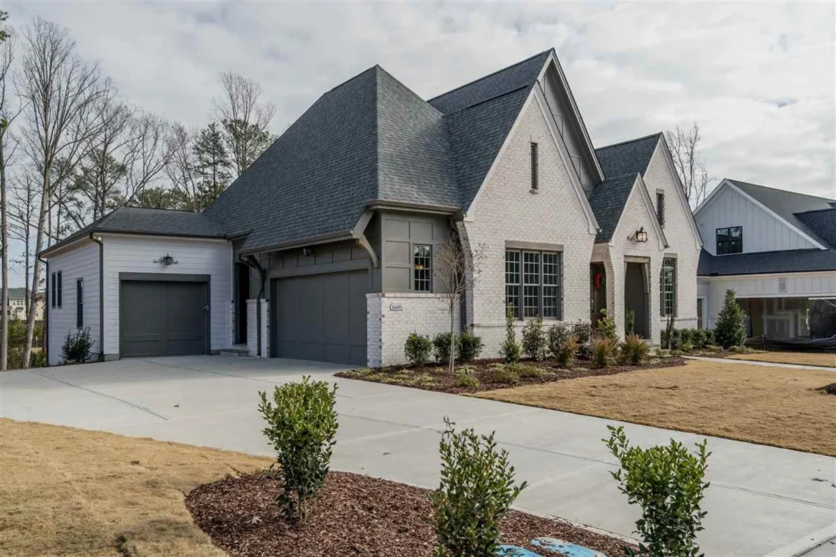 Charming 2-Story house Plan with Spacious Floor Plan and Modern Designs