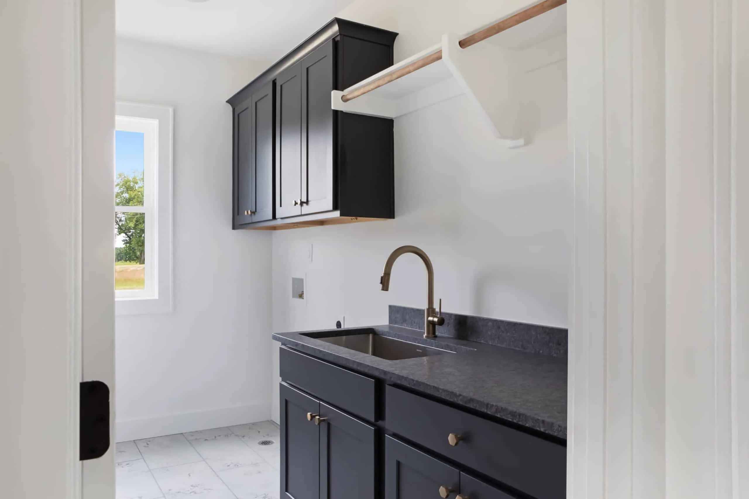 17-1436 HOUSE PLAN - Modern Farmhouse House Plan with Detailed Blueprint Designs 13 Modern Farmhouse house Plan with Detailed Blueprint Designs