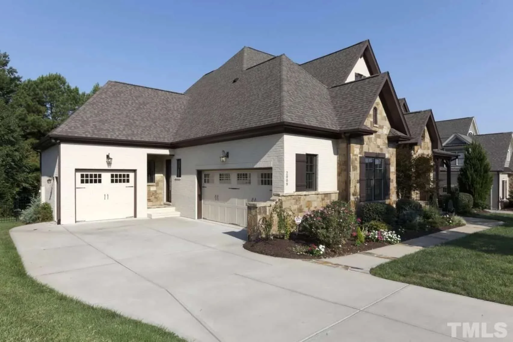 12-2451 HOUSE PLAN - Luxury House Floor Plan with 4 Beds, Blueprint & Designs 3 Luxury house Floor Plan with 4 Beds, Blueprint & Designs